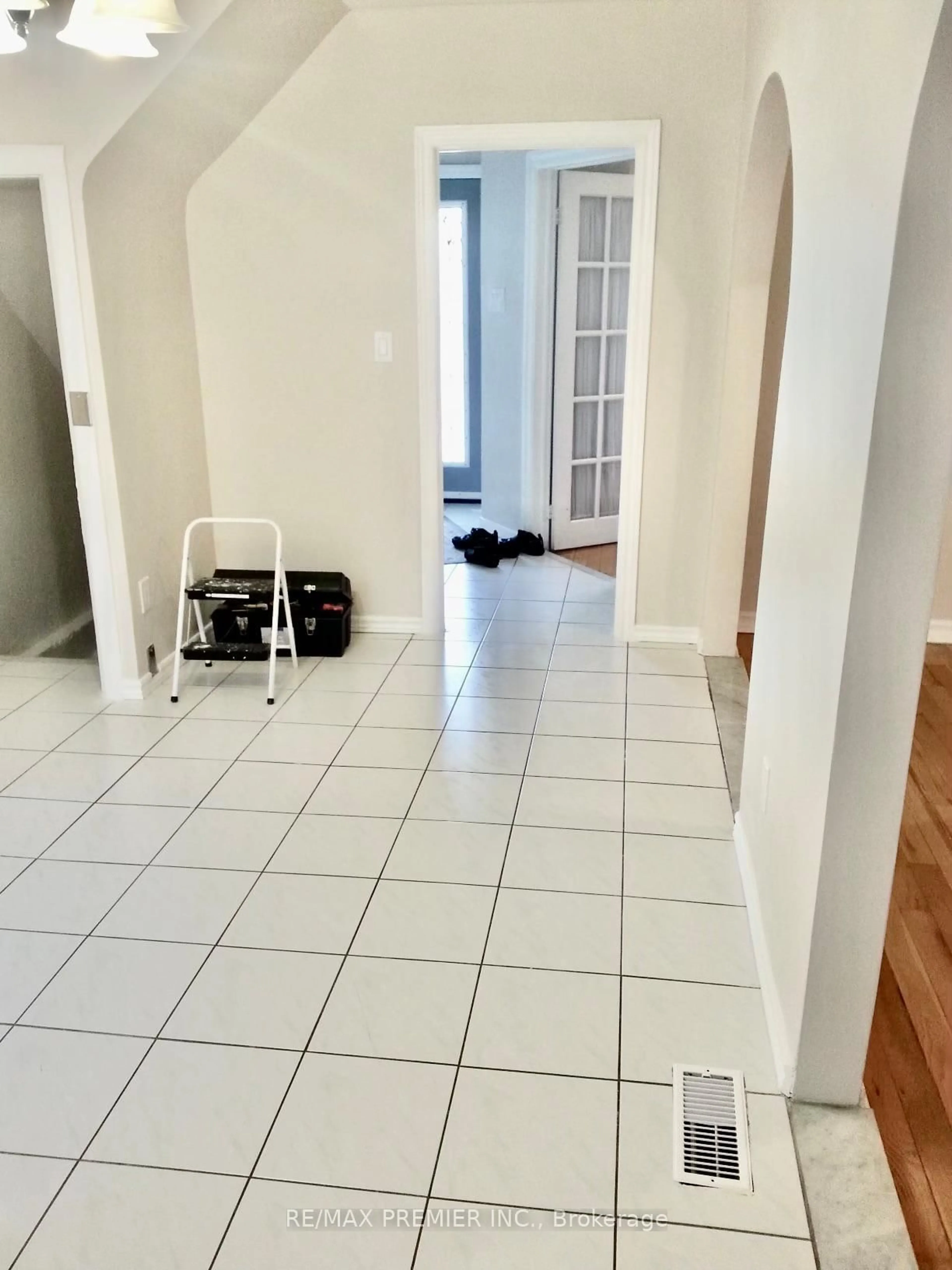 Indoor entryway for 34 Mc Farland Ave, Toronto Ontario M6H 3N1