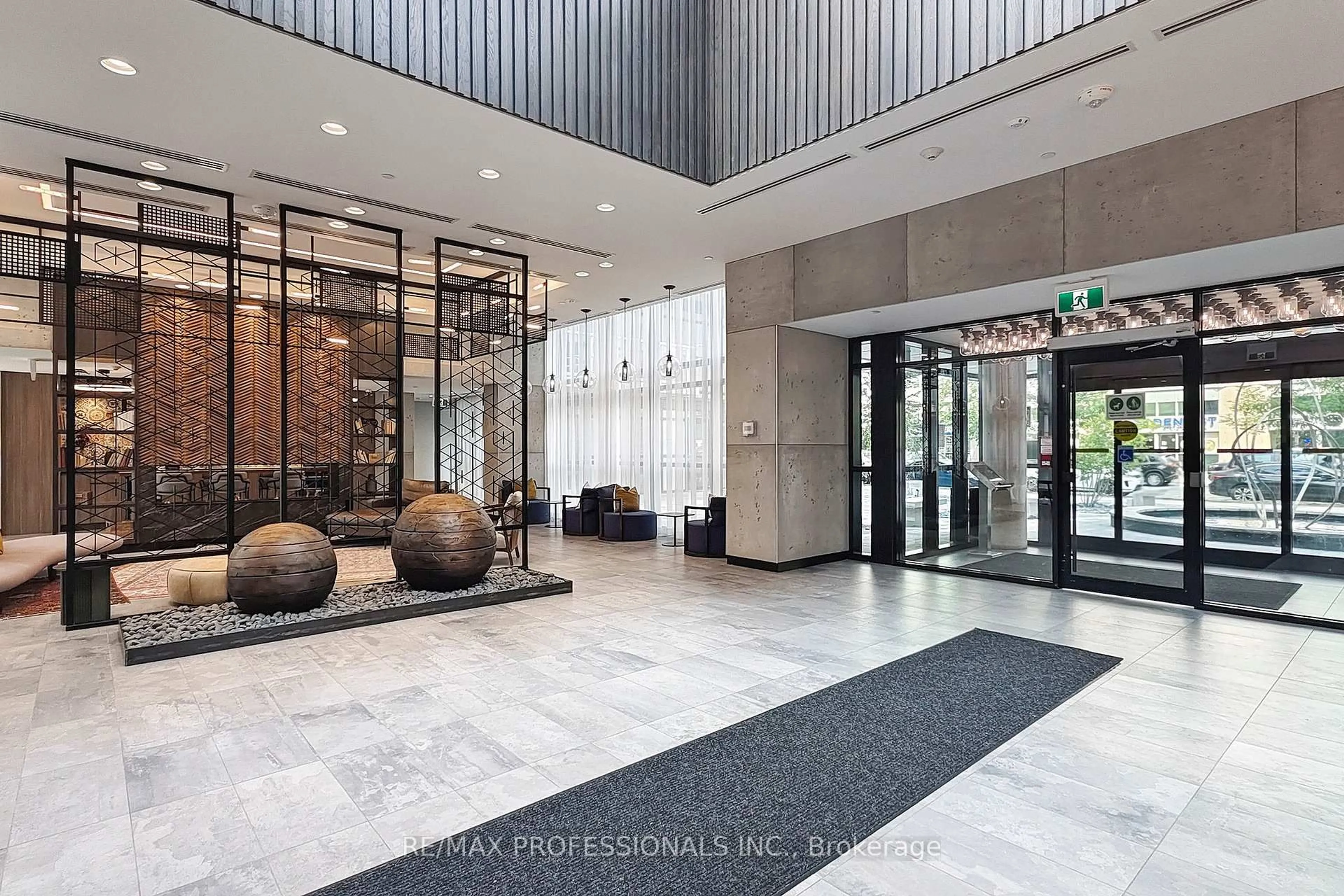 Indoor foyer for 251 Manitoba St #504, Toronto Ontario M8Y 0C7