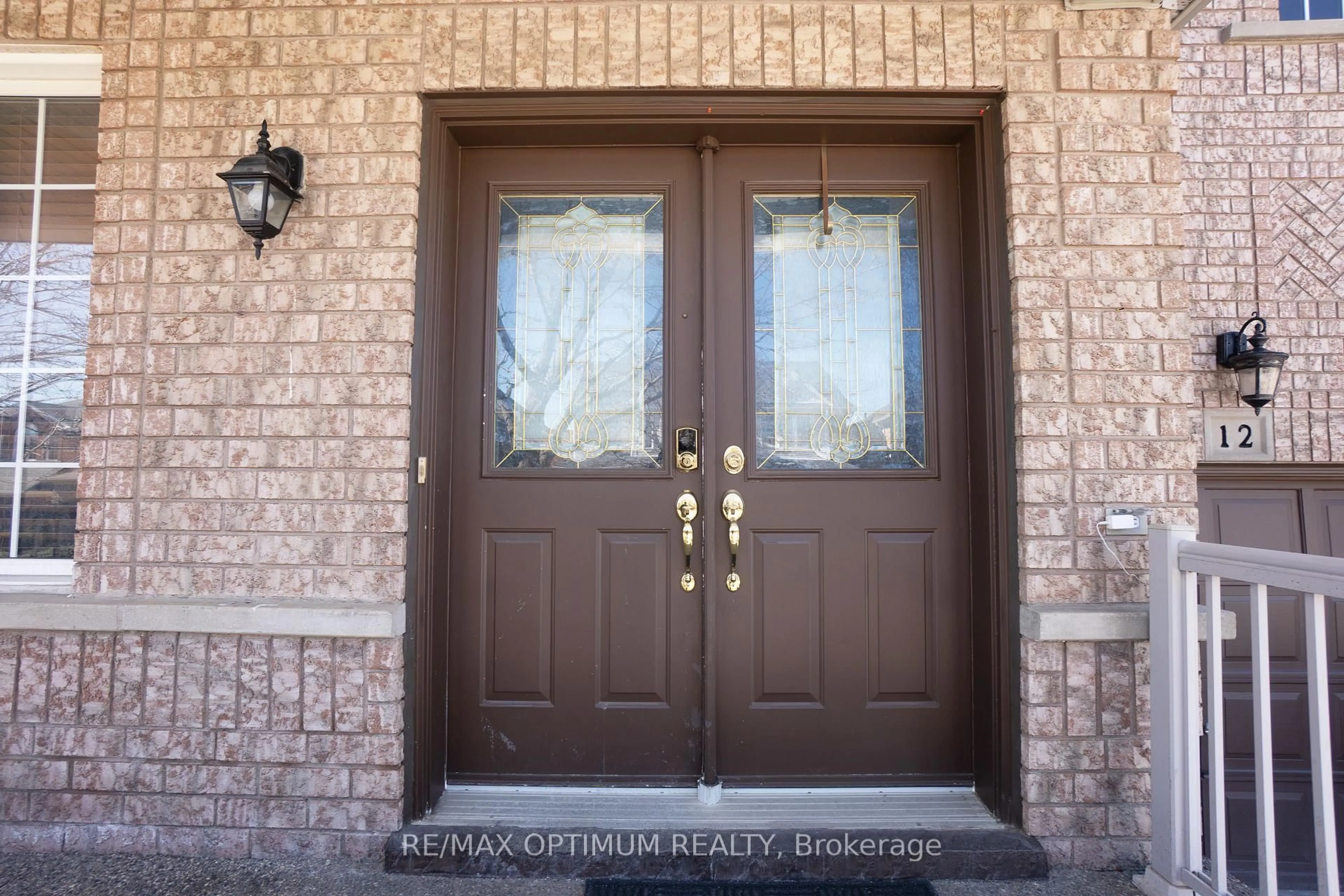 Indoor entryway for 12 Humbolt Cres, Brampton Ontario L7A 3G7