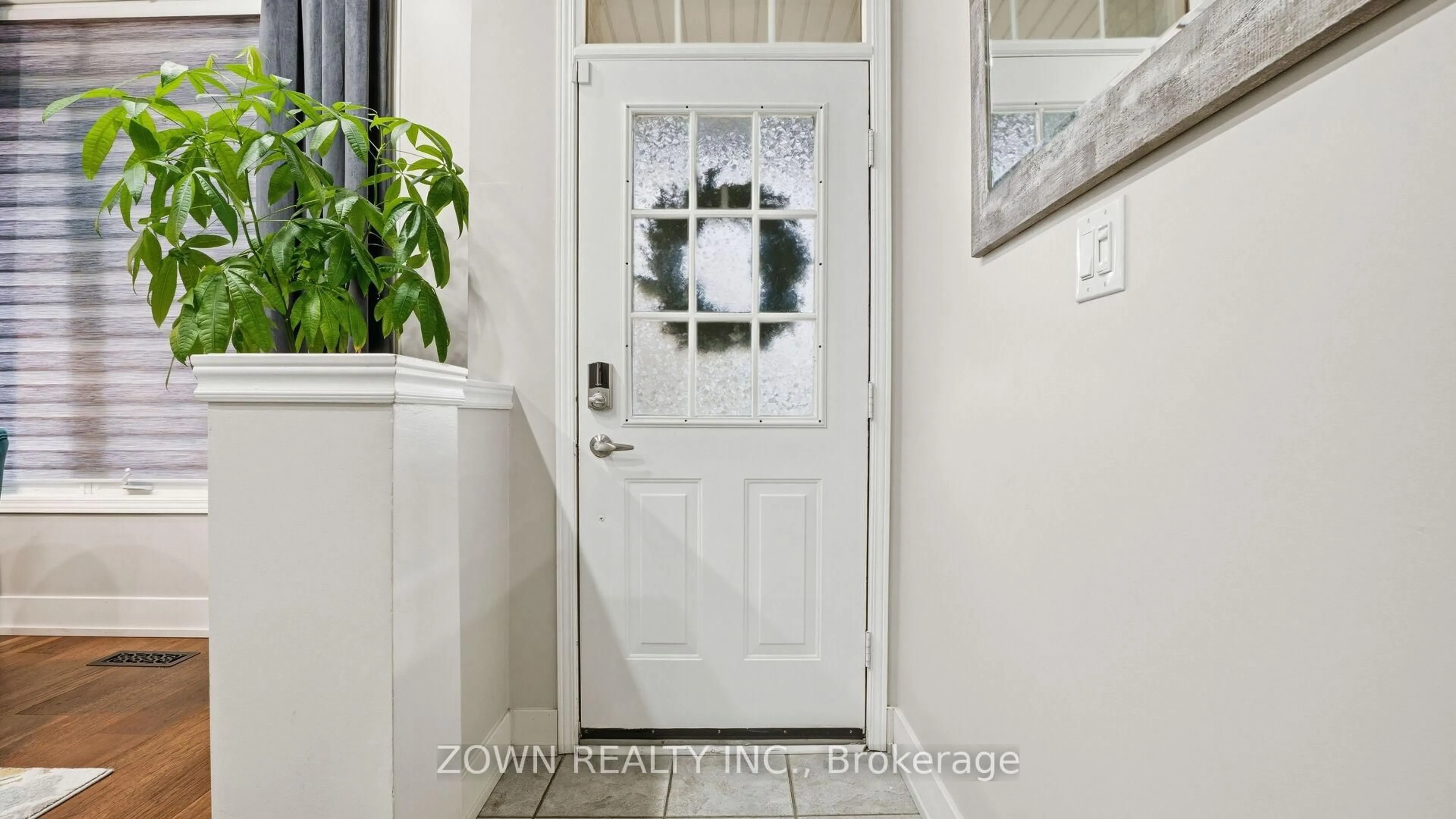 Indoor entryway for 3078 Lavenham Pl, Mississauga Ontario L5M 6K3