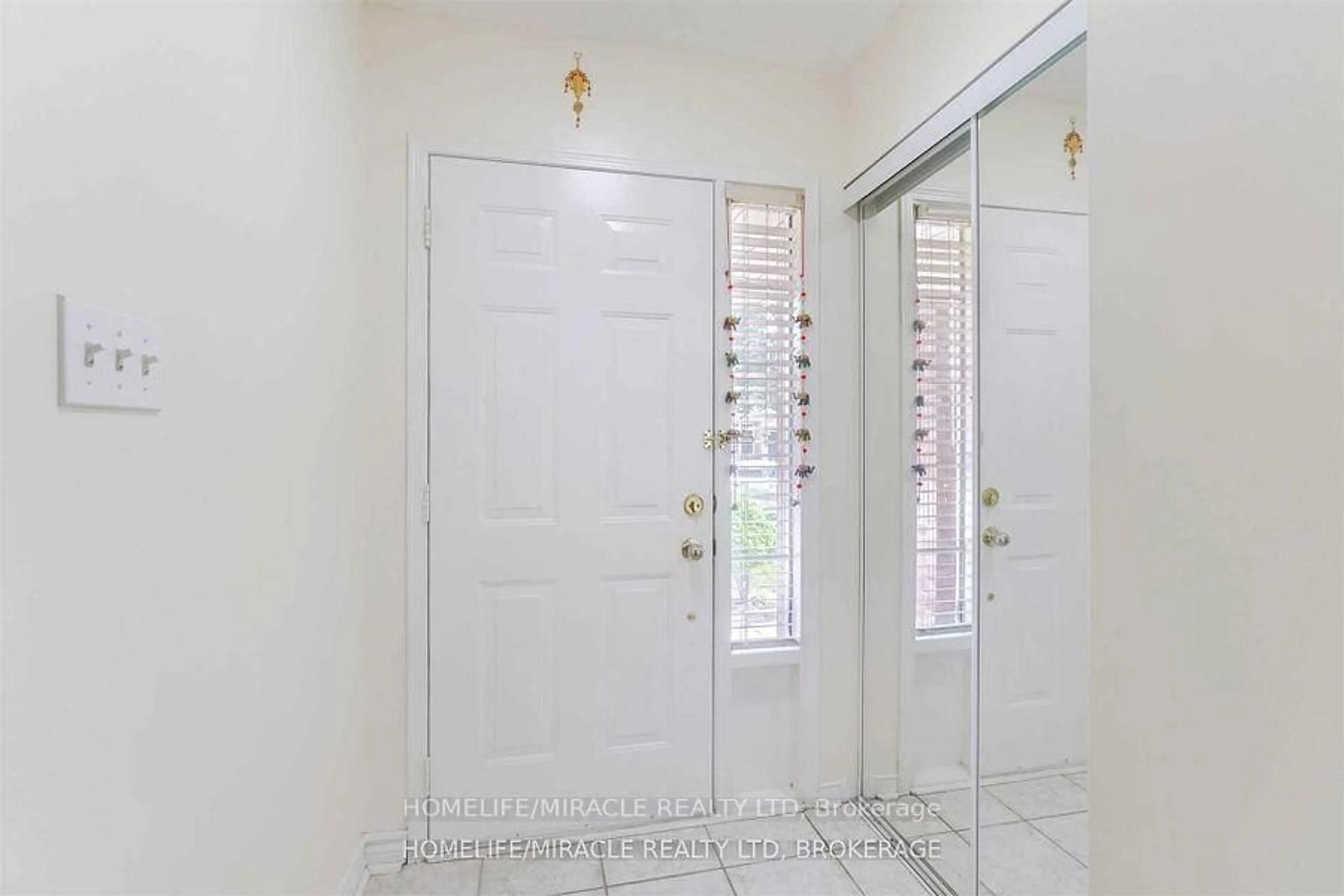 Indoor entryway for 60 Studebaker Tr, Brampton Ontario L7A 3A5