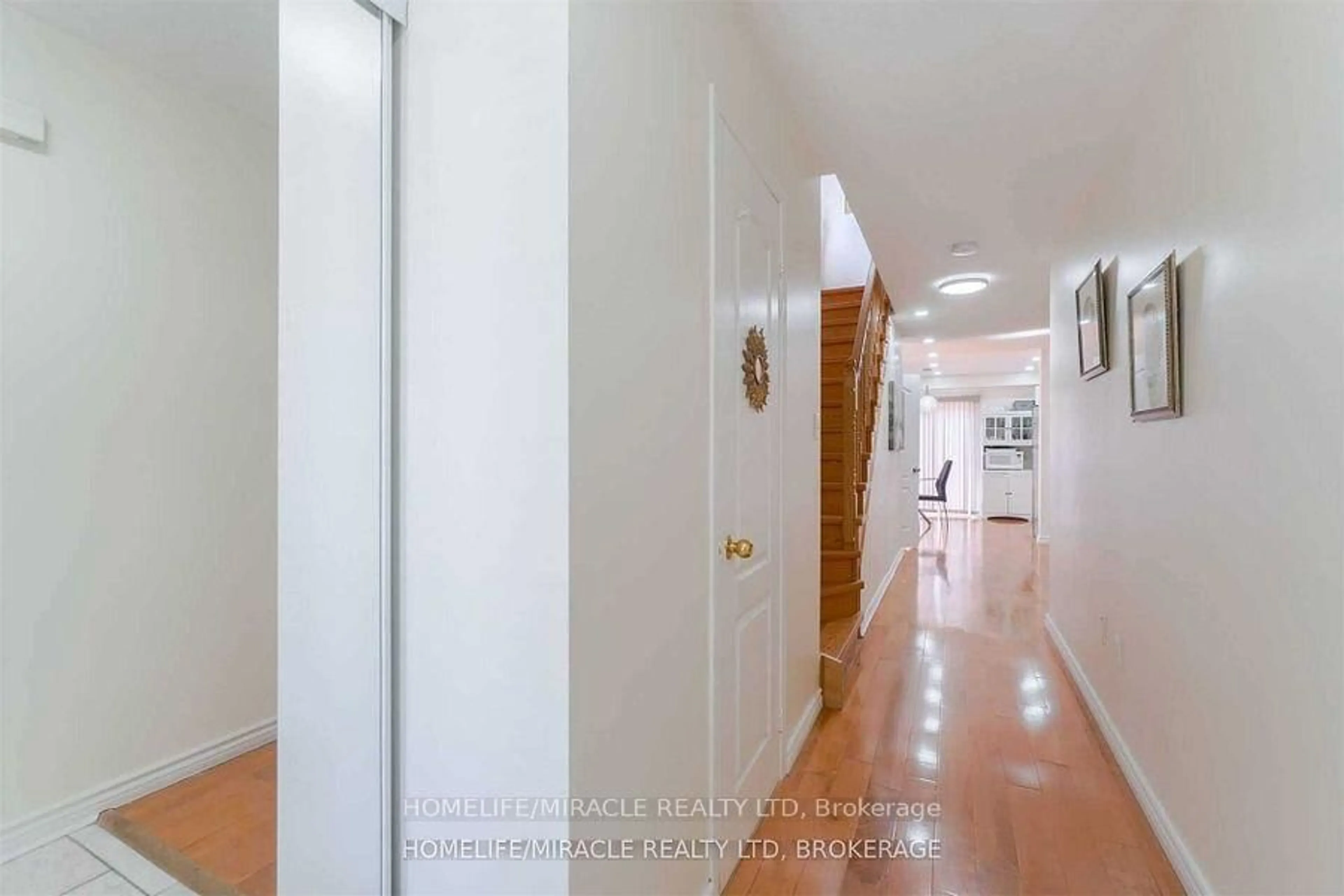 Indoor foyer for 60 Studebaker Tr, Brampton Ontario L7A 3A5