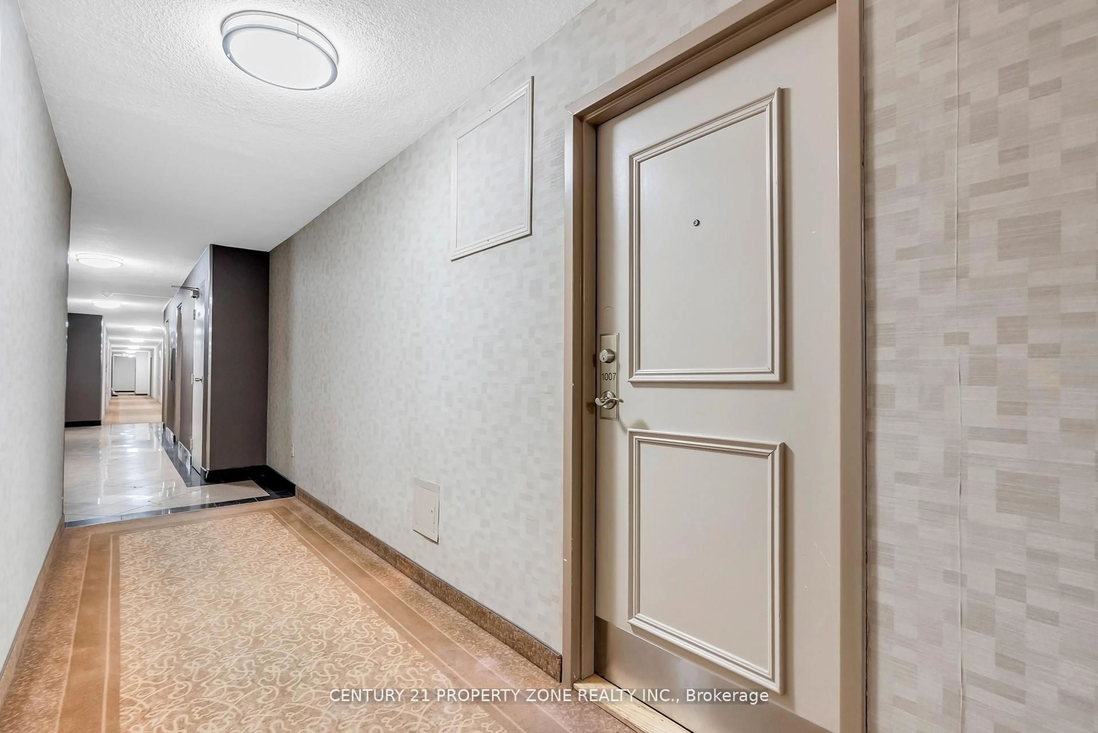 Indoor foyer for 1300 Mississauga Valley Blvd #1007, Mississauga Ontario L5A 3S8