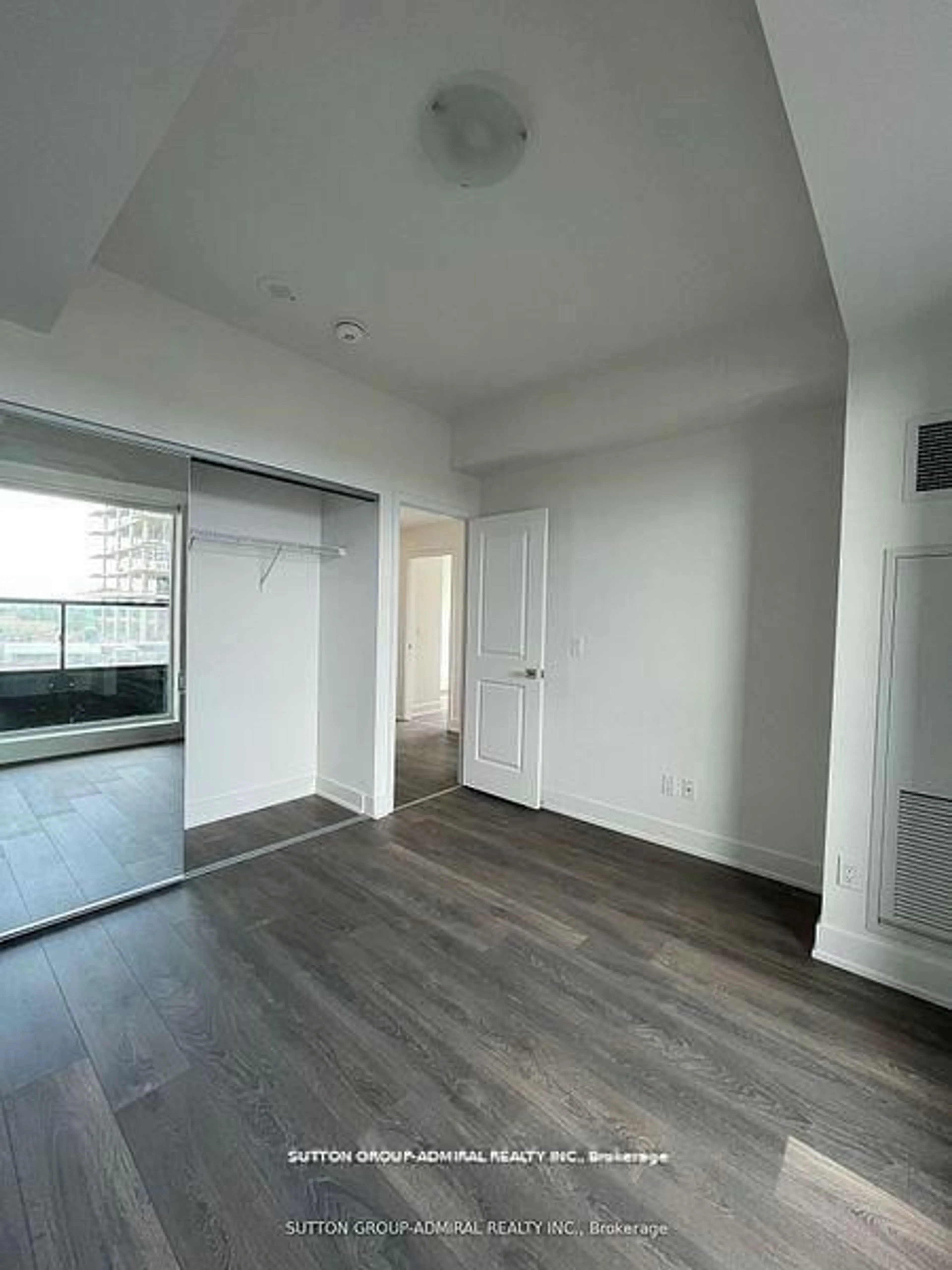 A pic of a room for 297 Oak Walk Dr #604, Oakville Ontario L6H 3R6