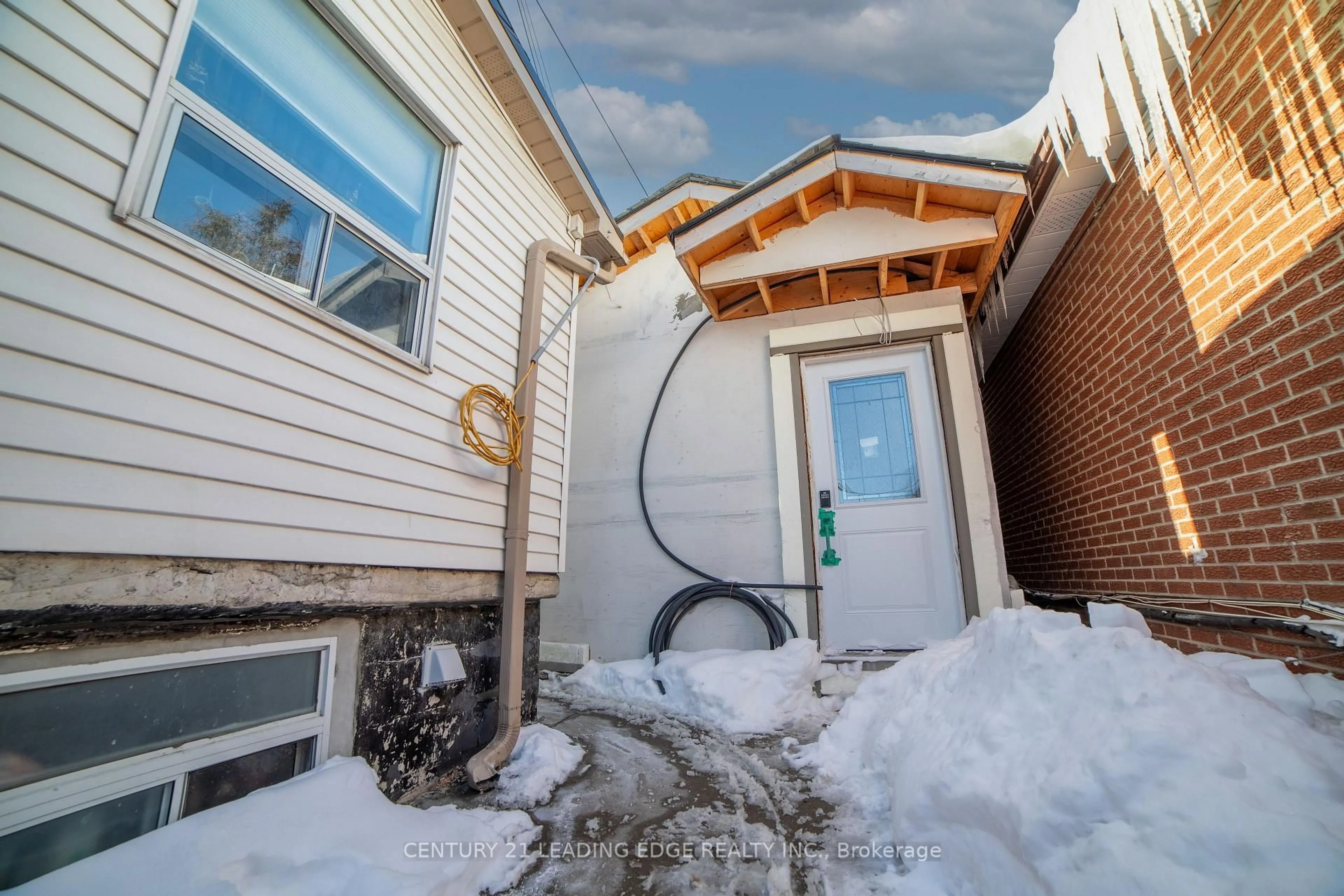 Unknown for 500 Caledonia Rd, Toronto Ontario M6E 4V2