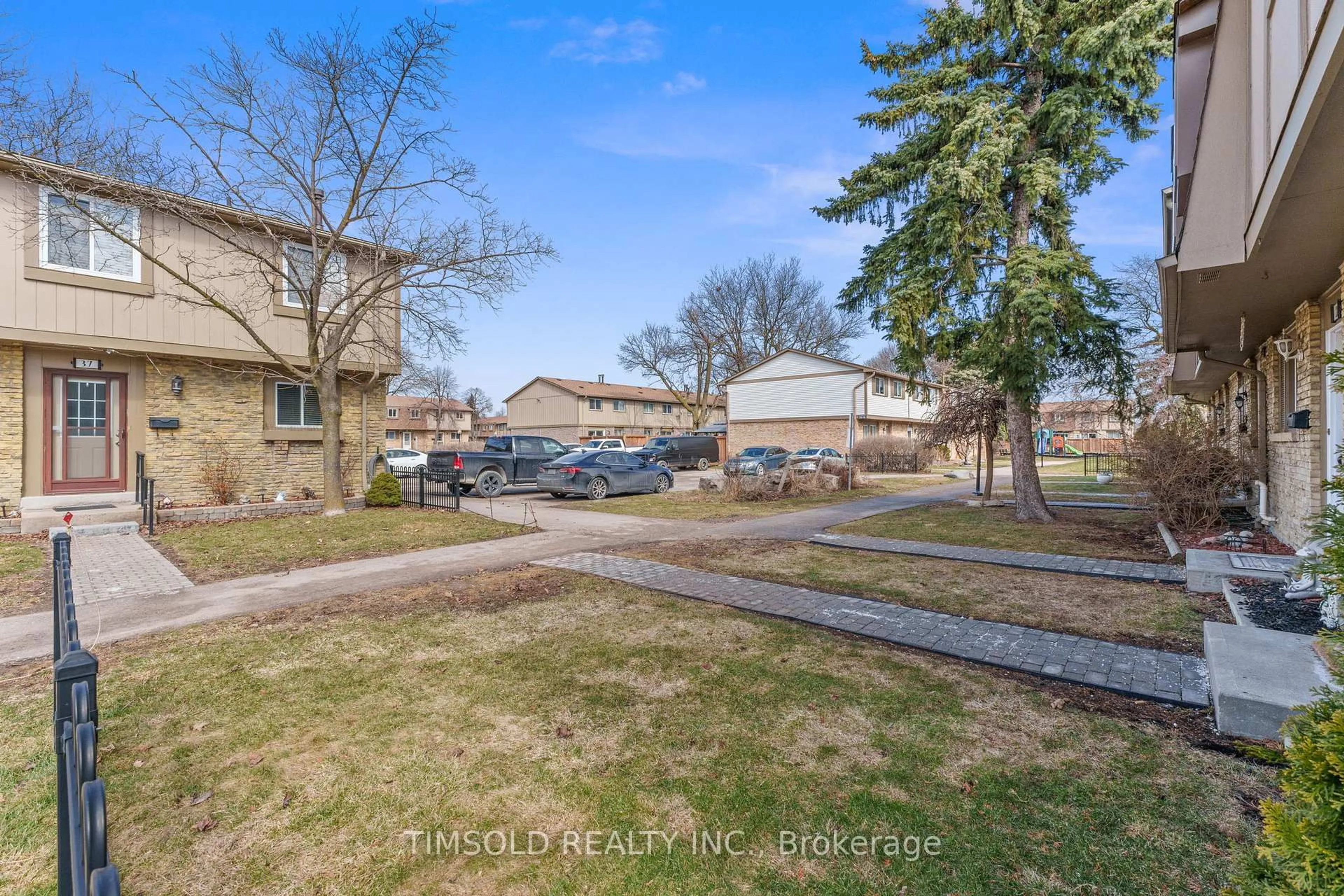 A pic from outside/outdoor area/front of a property/back of a property/a pic from drone, street for 57 Hansen Rd #29, Brampton Ontario L6V 3C6