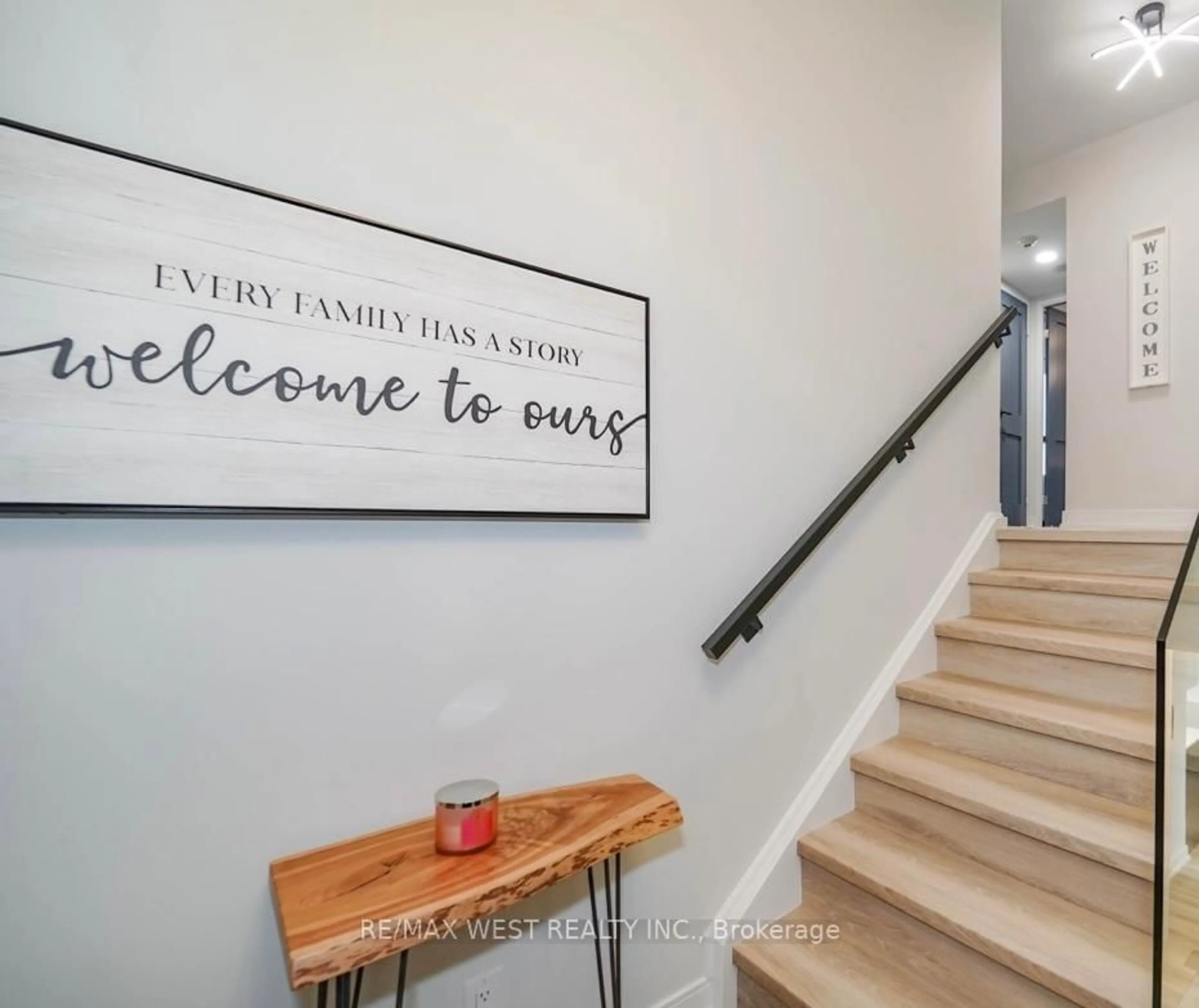 Indoor entryway for 300 Mill Rd #D14, Toronto Ontario M9C 4W9