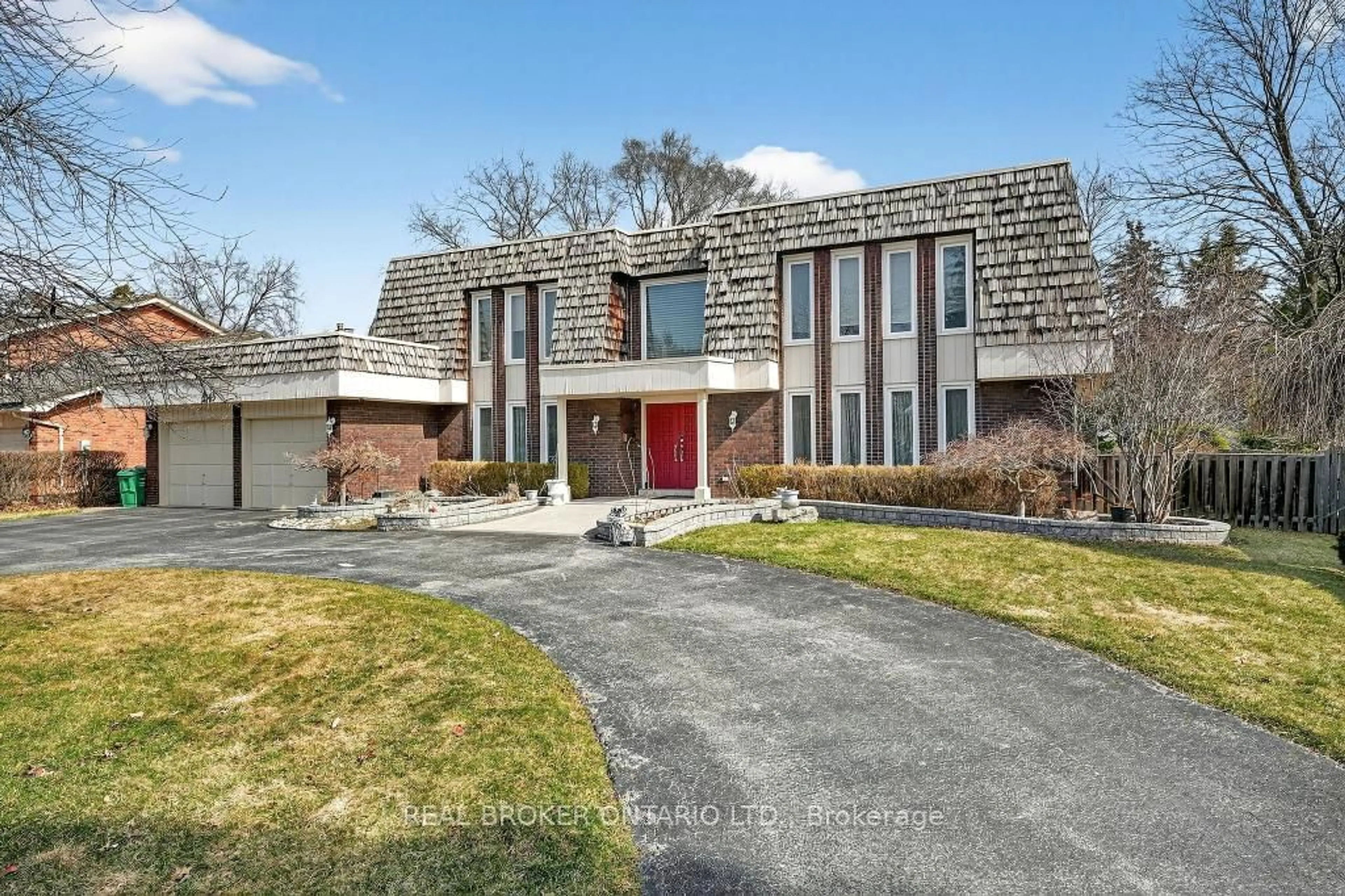 Home with brick exterior material, street for 2145 Oneida Cres, Mississauga Ontario L5C 1V7