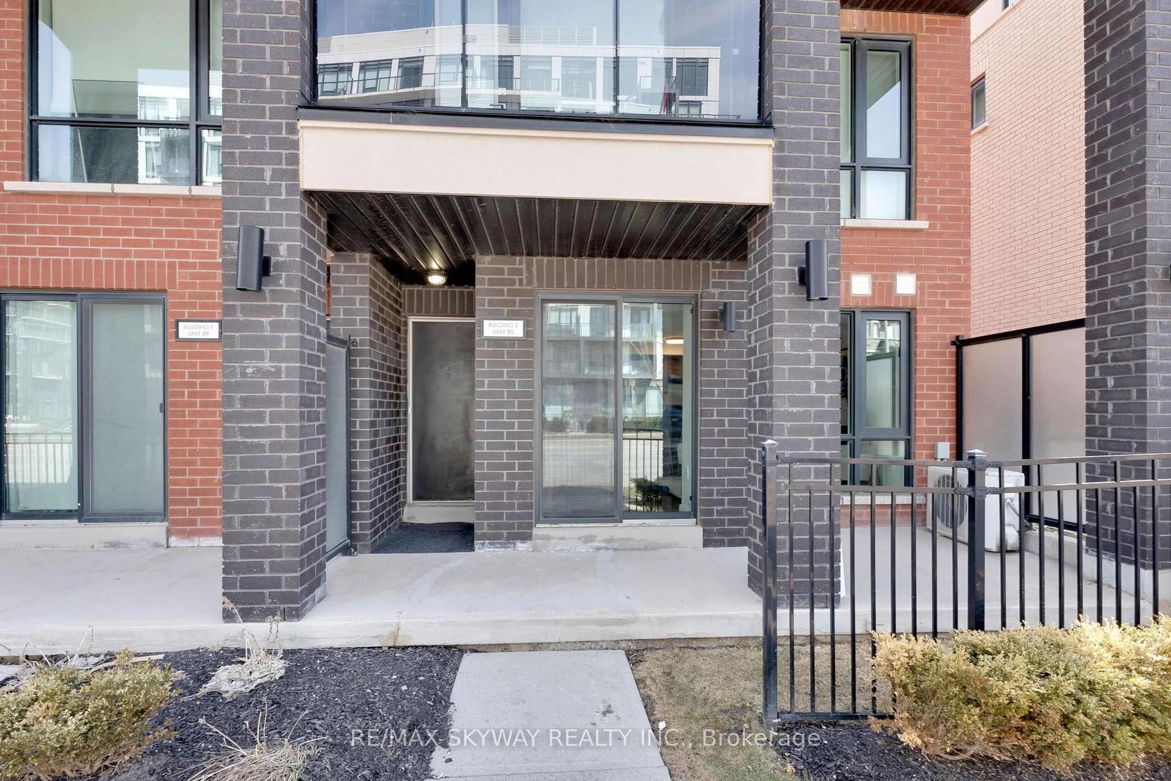 Home with brick exterior material, street for 100 Dufay Rd #85, Brampton Ontario L7A 4S3