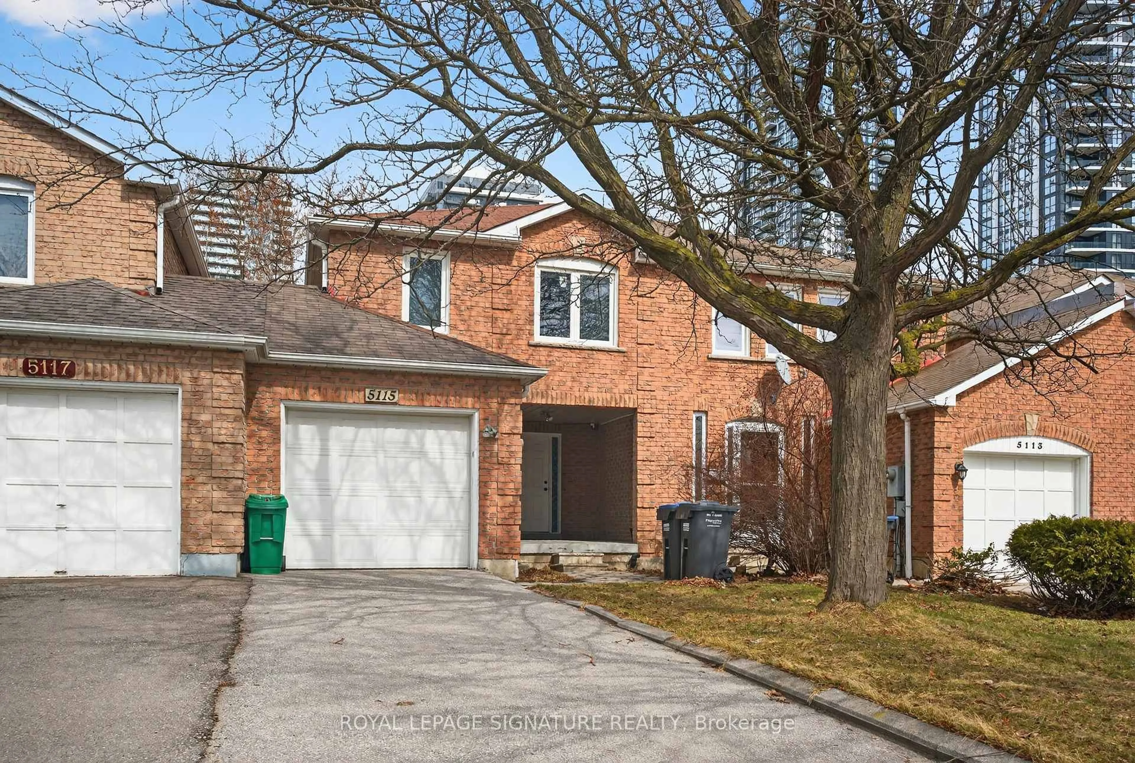 Home with brick exterior material, street for 5115 Salishan Circ, Mississauga Ontario L5R 3E8
