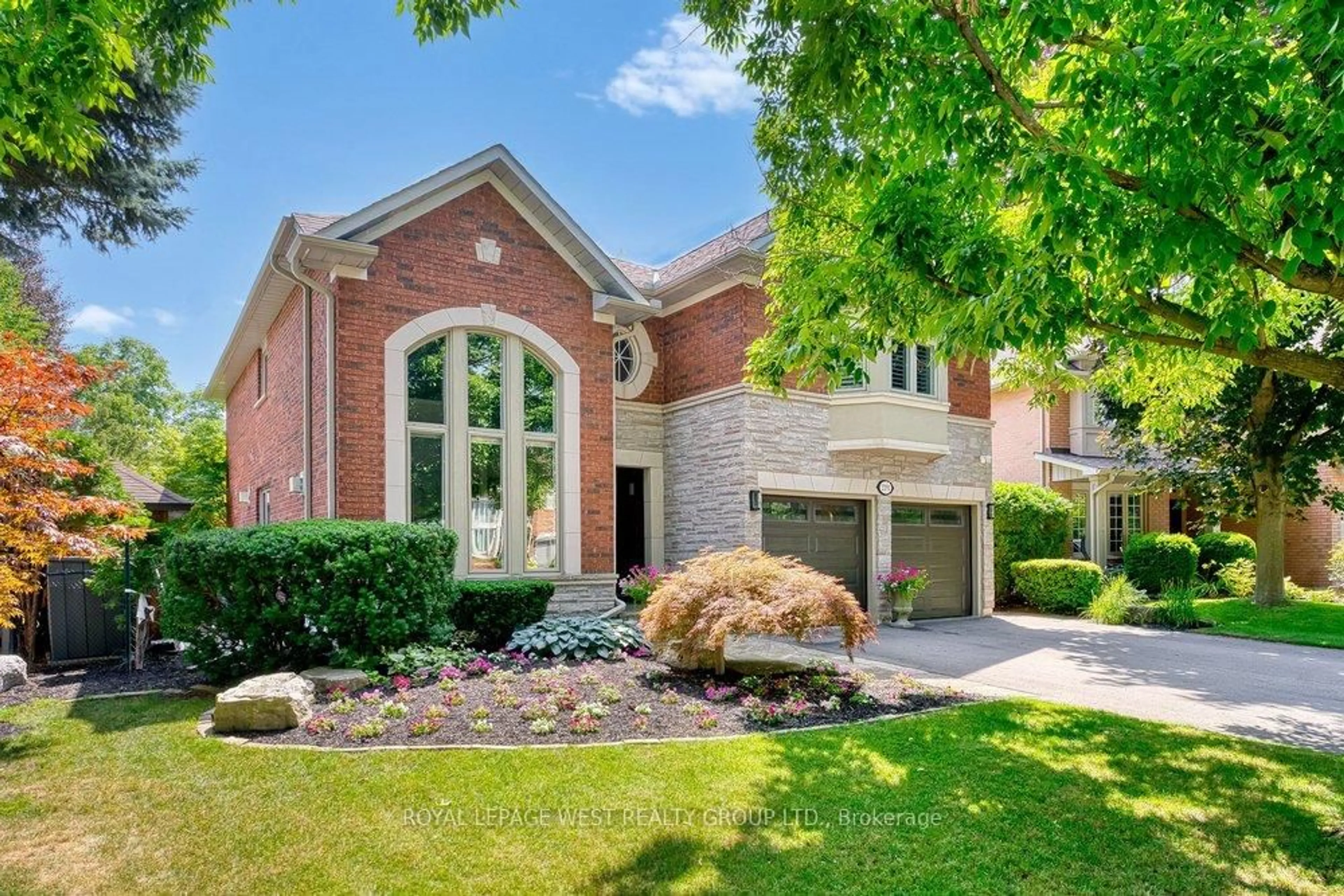 Home with brick exterior material, street for 2293 Carpenters Circ, Oakville Ontario L6M 3C6