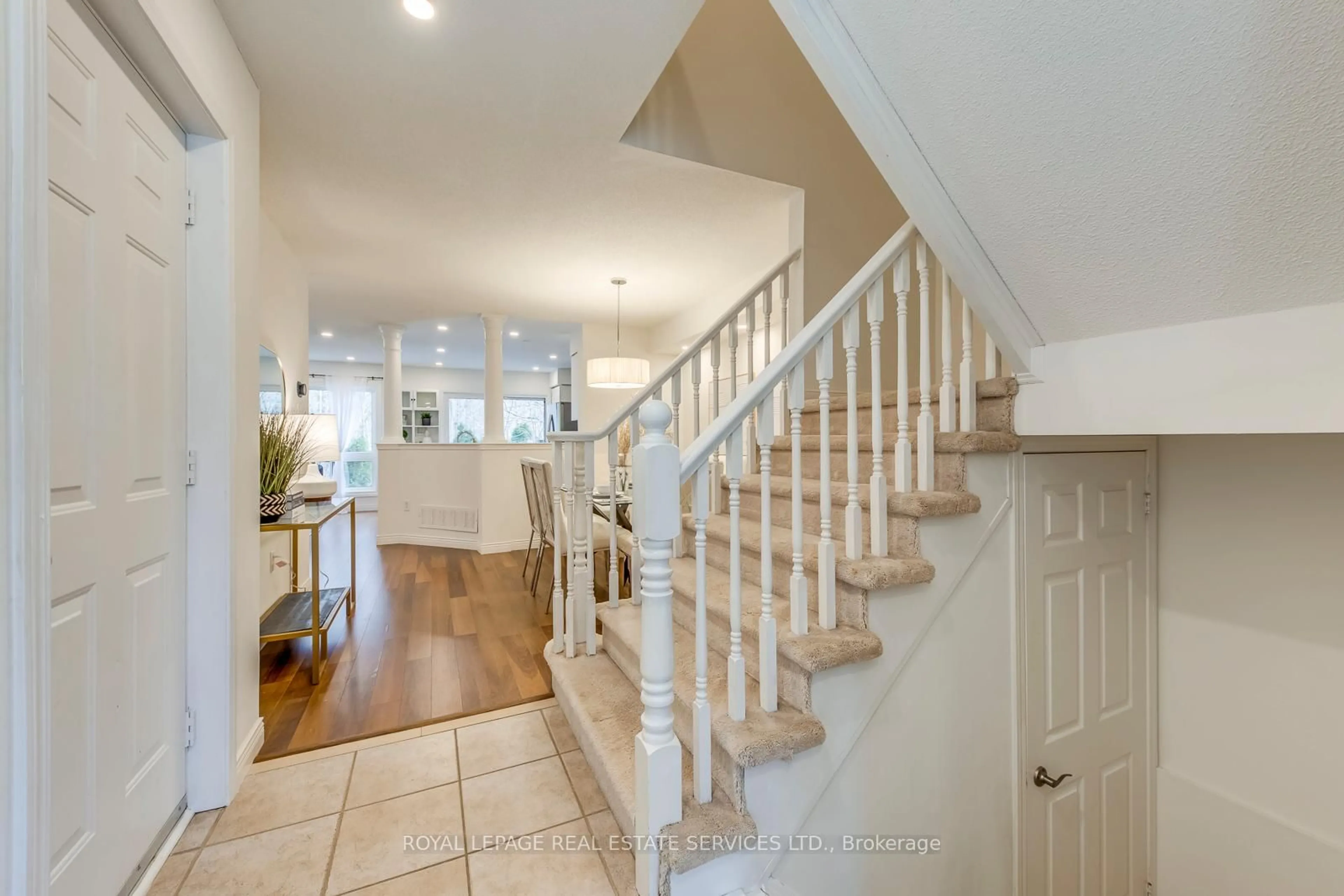 Unknown for 2066 Broadleaf Cres, Burlington Ontario L7L 6S4