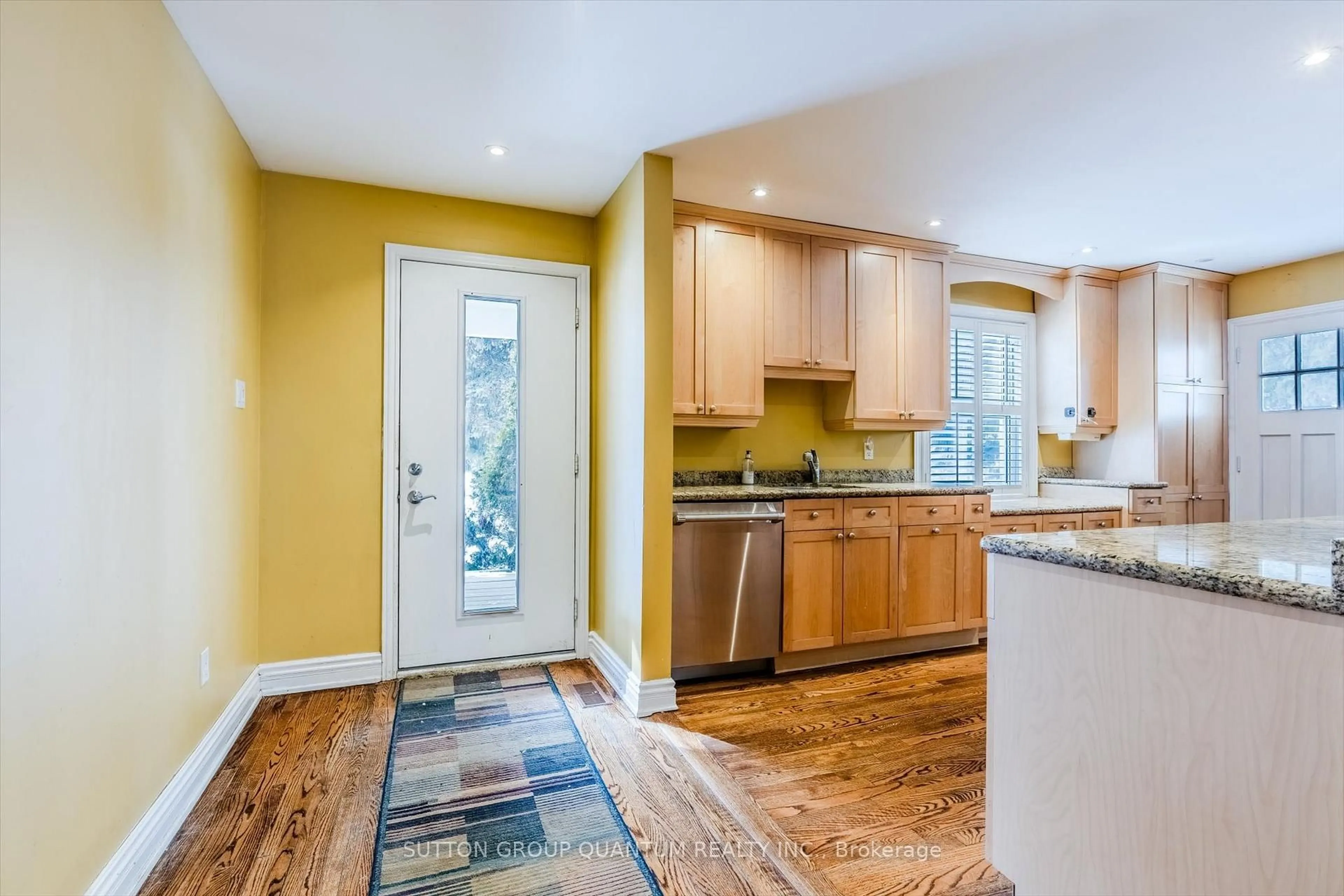 Open concept kitchen, ceramic/tile floor for 1273 Clarkson Rd, Mississauga Ontario L5J 2W4