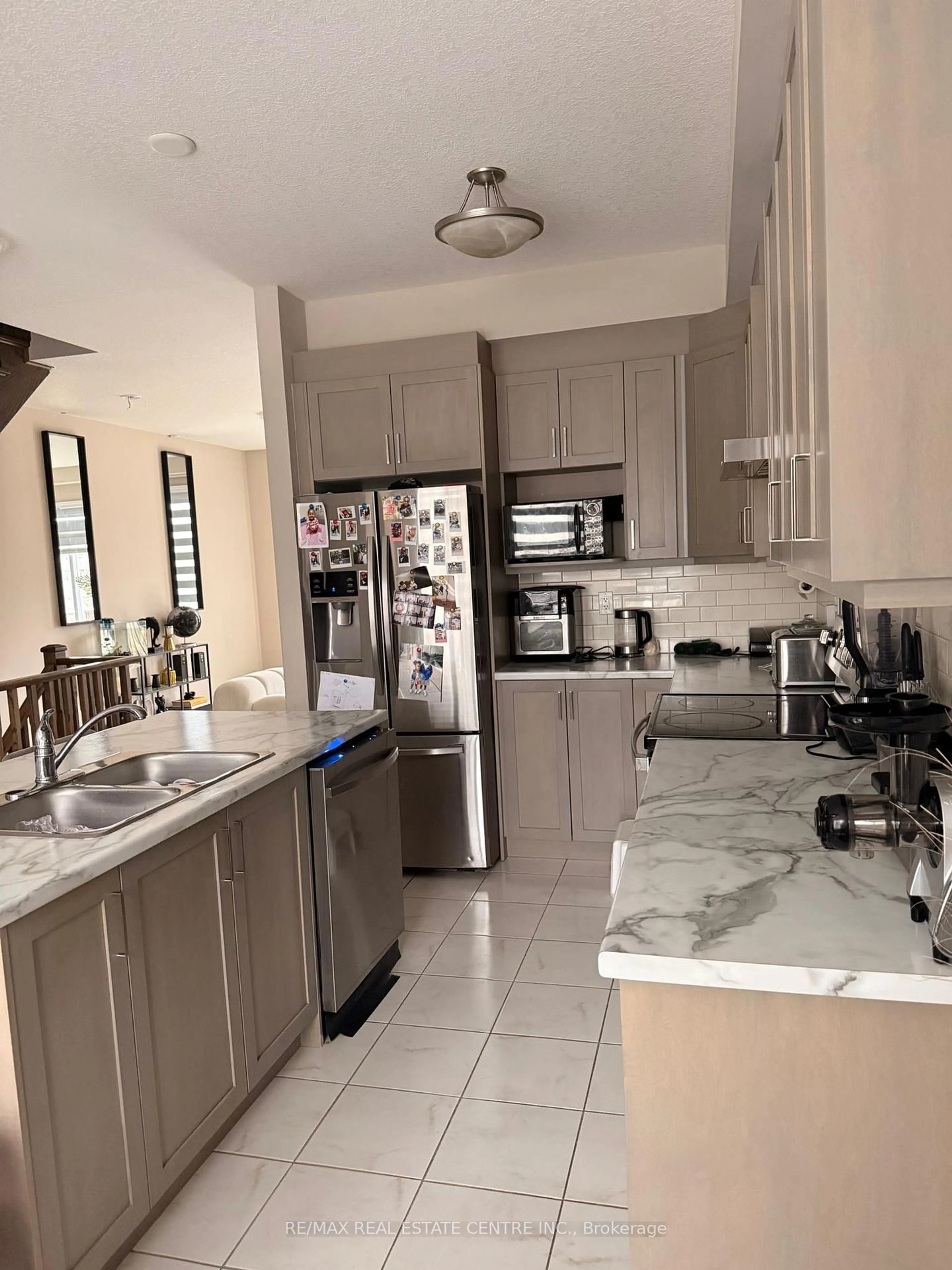 Unknown for 445 Ontario St #17, Milton Ontario L9T 9K2