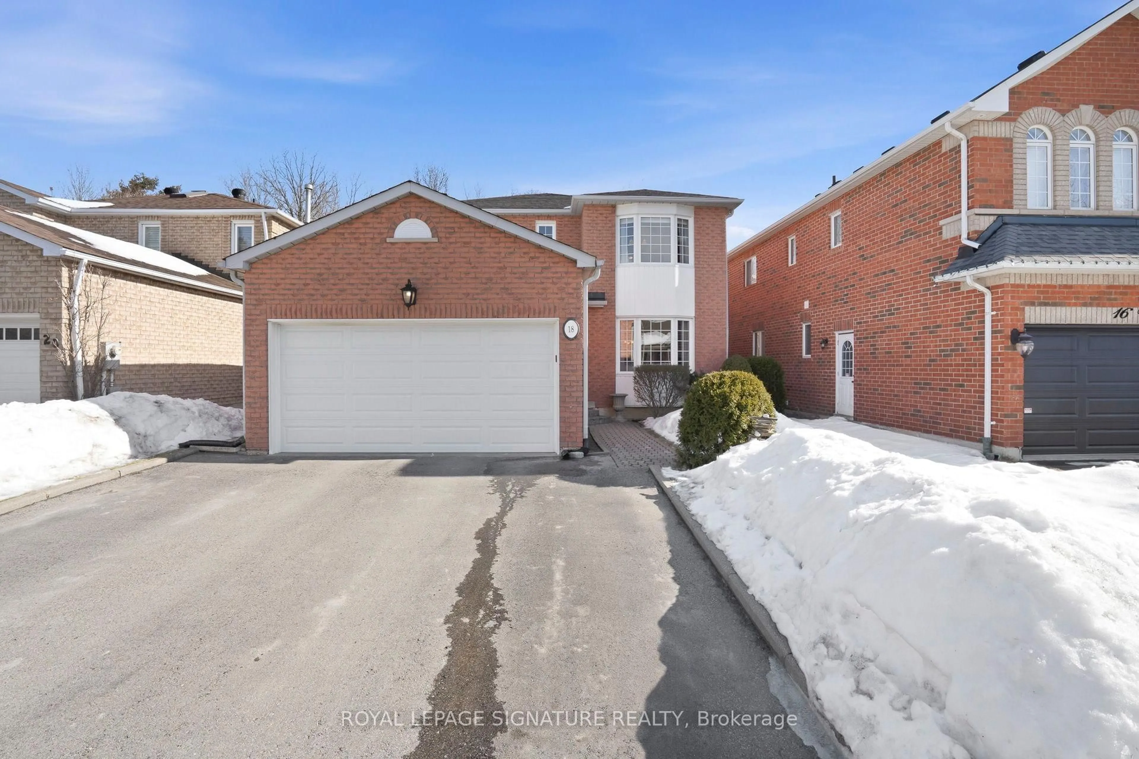 A pic from outside/outdoor area/front of a property/back of a property/a pic from drone, street for 18 Webster Way, Halton Hills Ontario L7G 5J7