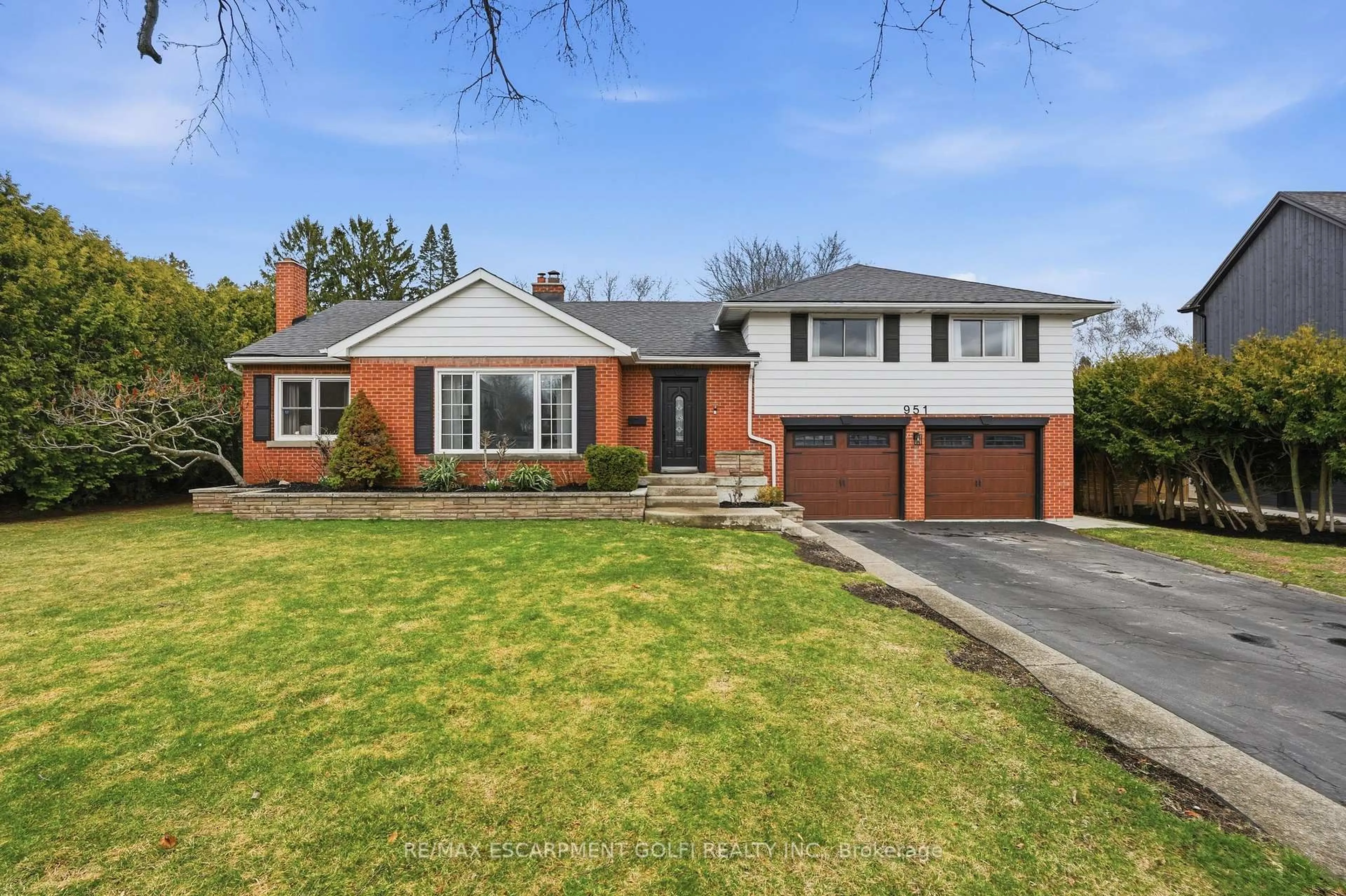 Home with brick exterior material, street for 951 Gorton Ave, Burlington Ontario L7T 1S6