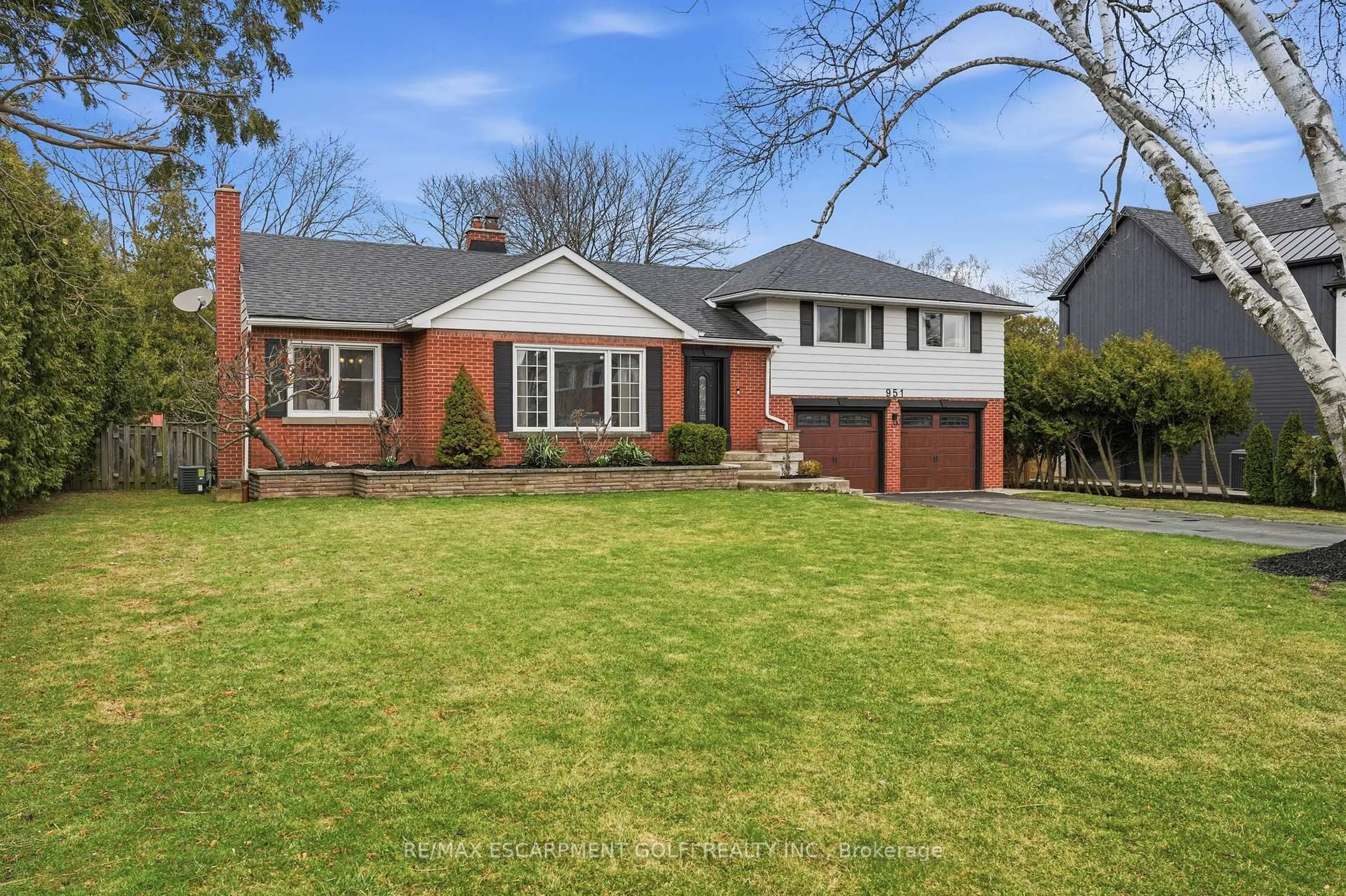 Home with brick exterior material, street for 951 Gorton Ave, Burlington Ontario L7T 1S6