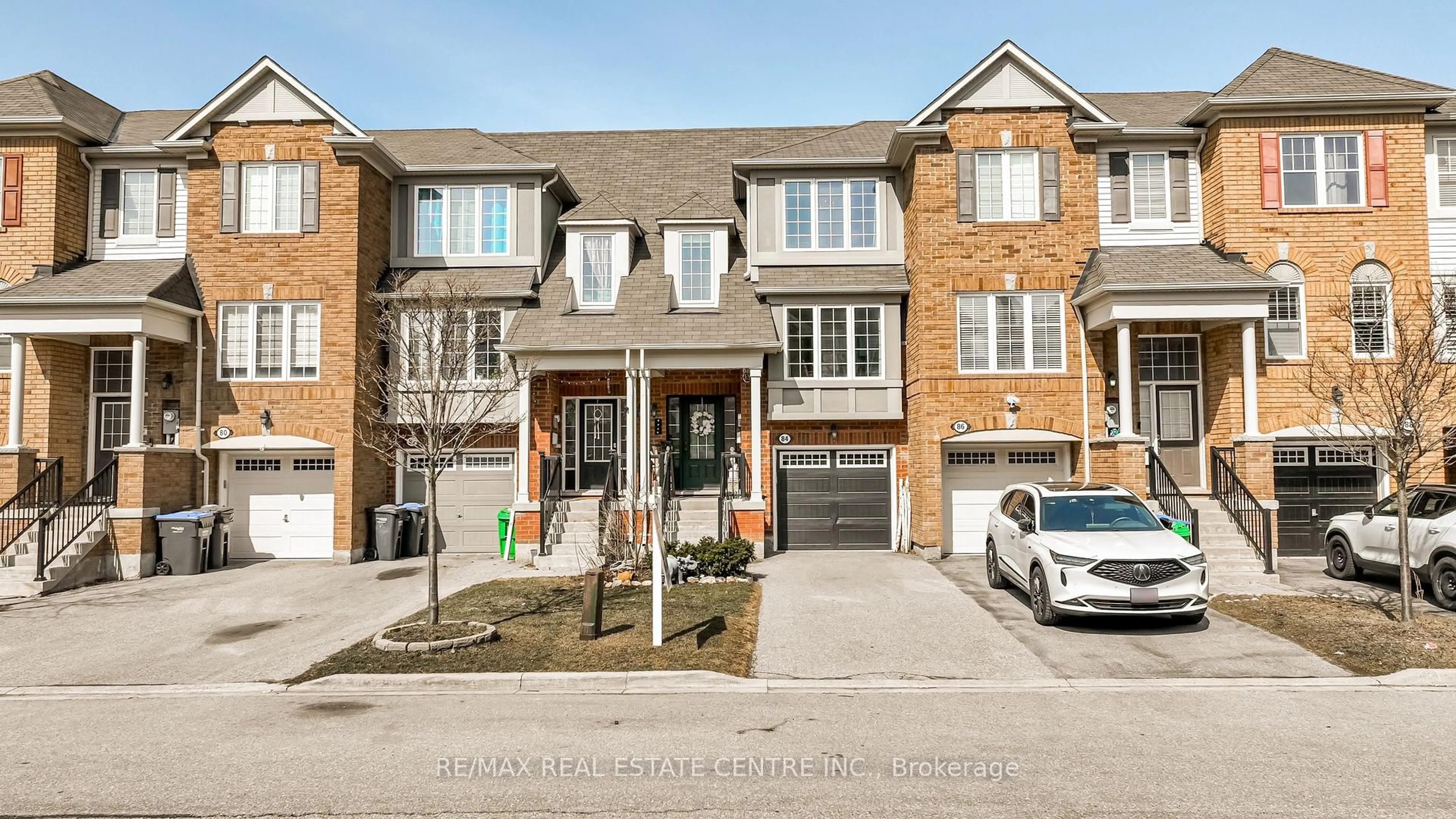 Home with brick exterior material, street for 84 Vanhorne Clse, Brampton Ontario L7A 0X9
