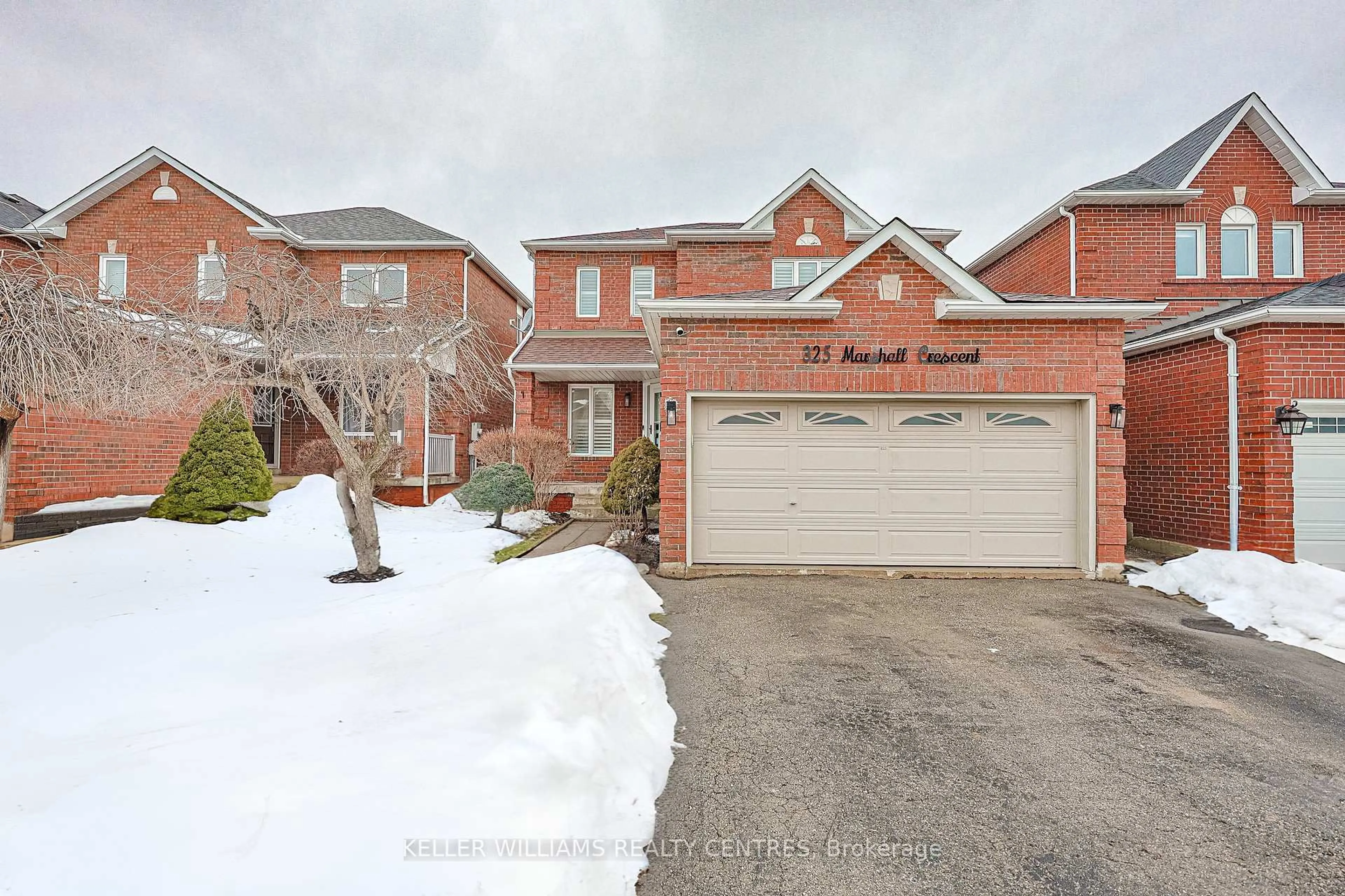 Home with brick exterior material, street for 325 Marshall Cres, Orangeville Ontario L9W 4Y3