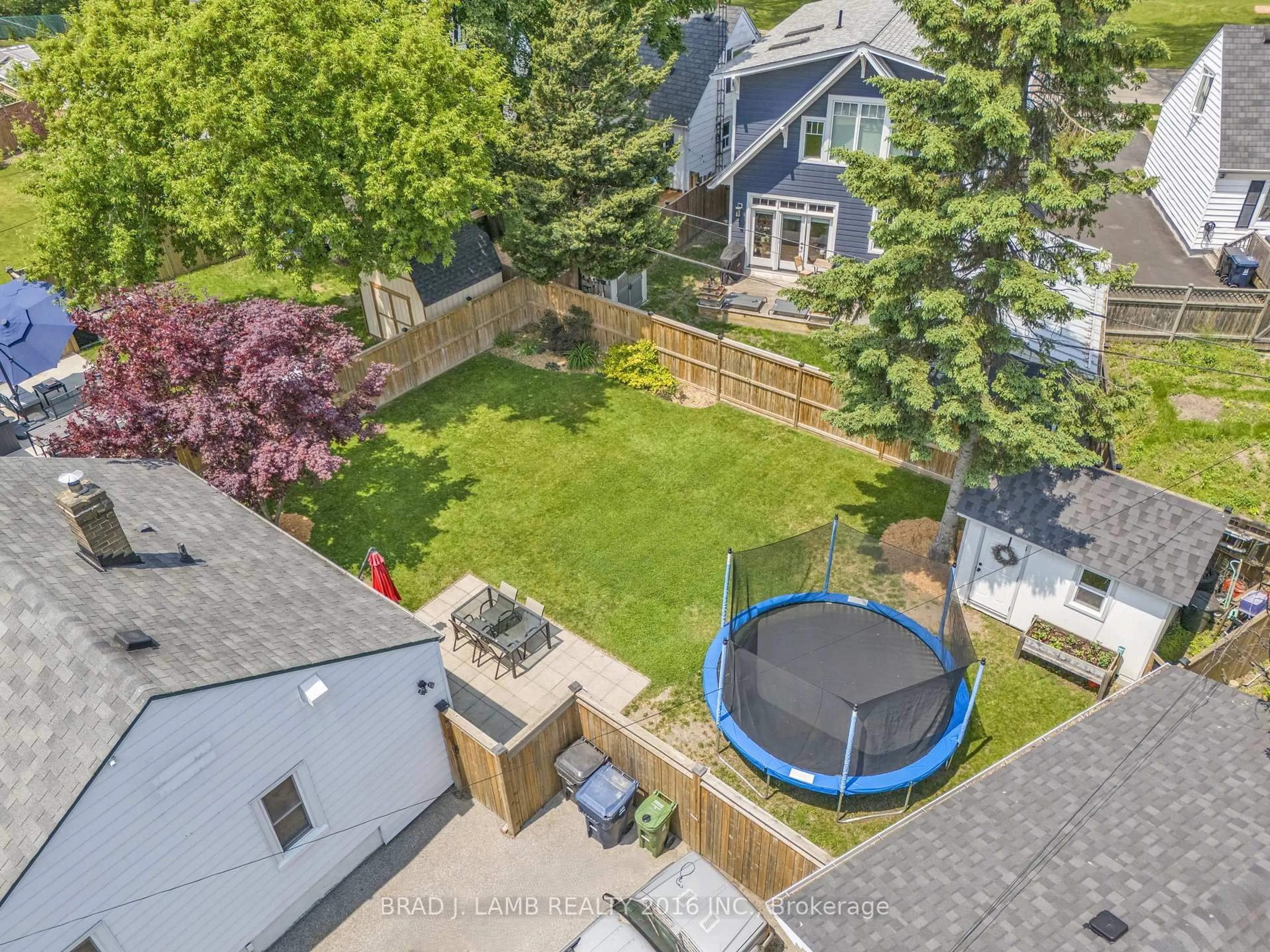 A pic from outside/outdoor area/front of a property/back of a property/a pic from drone, street for 794 The Queensway, Toronto Ontario M8Z 1N5