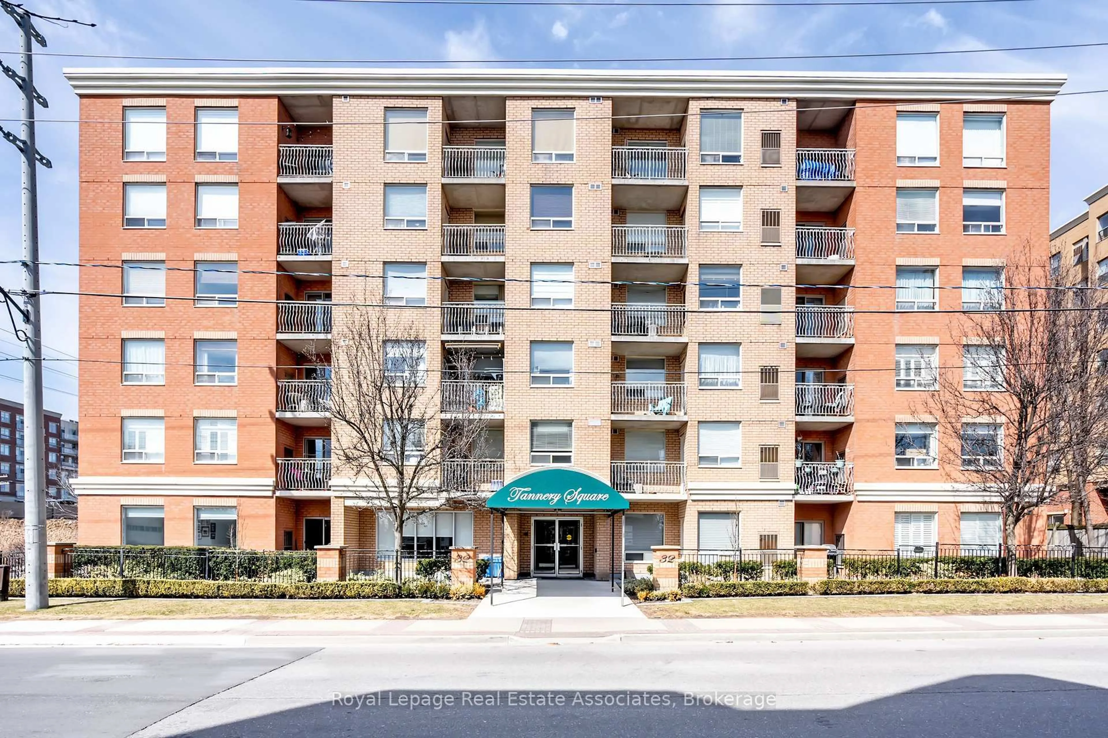 Unknown for 32 Tannery St #308, Mississauga Ontario L5M 6T6