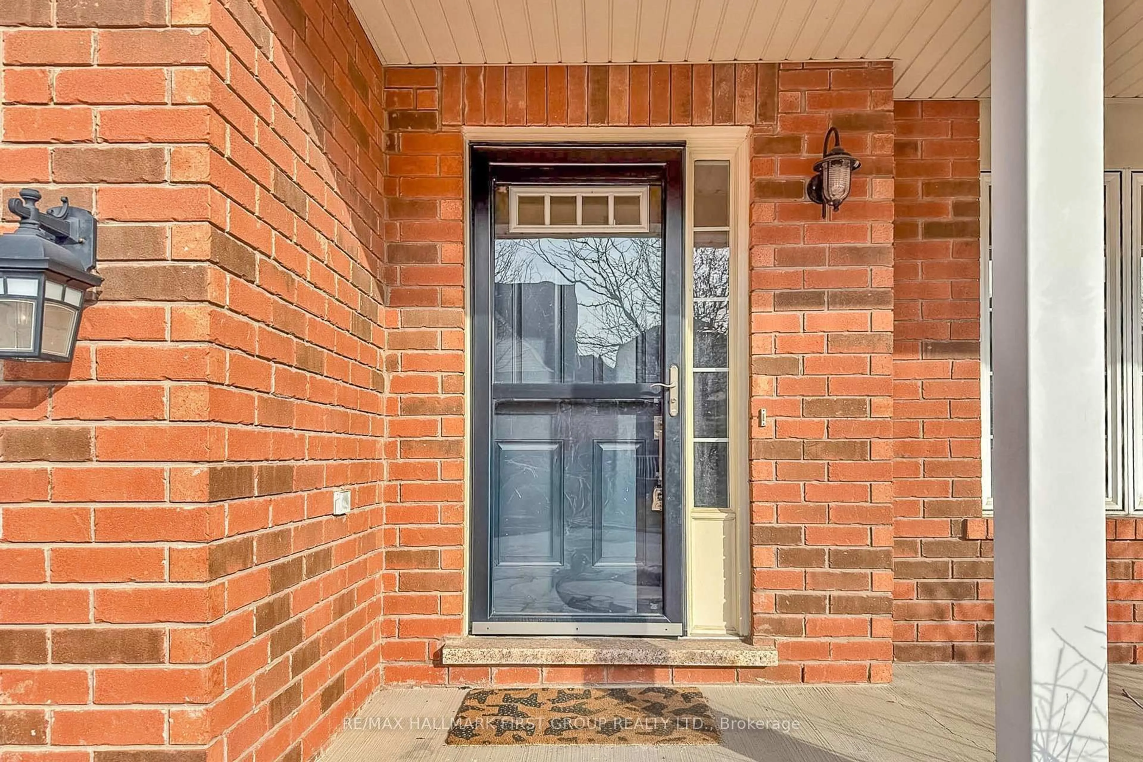 Indoor entryway for 929 Bessy Tr, Milton Ontario L9T 0H2