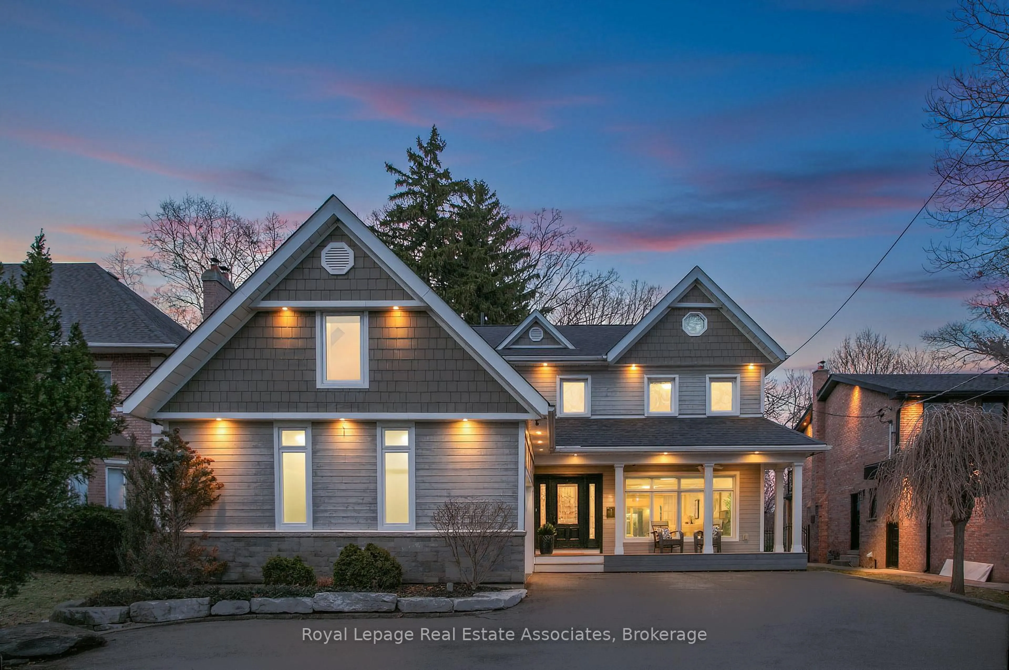 Home with brick exterior material, street for 1593 Glenburnie Rd, Mississauga Ontario L5G 3C9