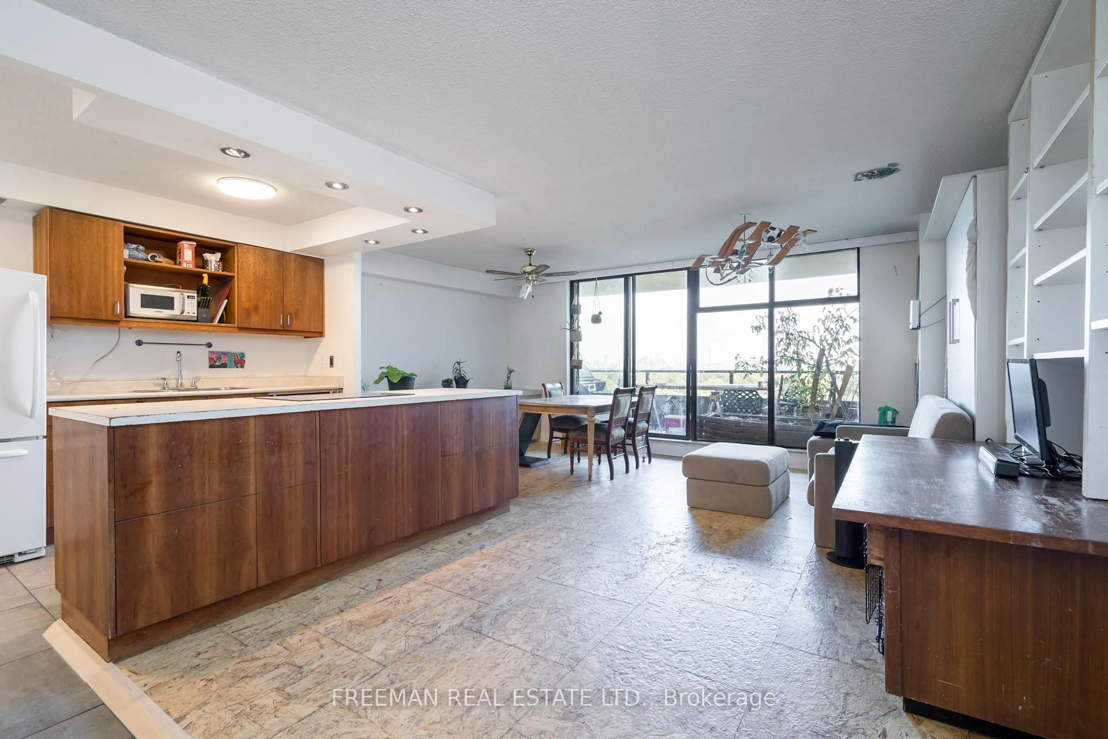 Unknown for 135 Marlee Ave #906, Toronto Ontario M6B 4C6