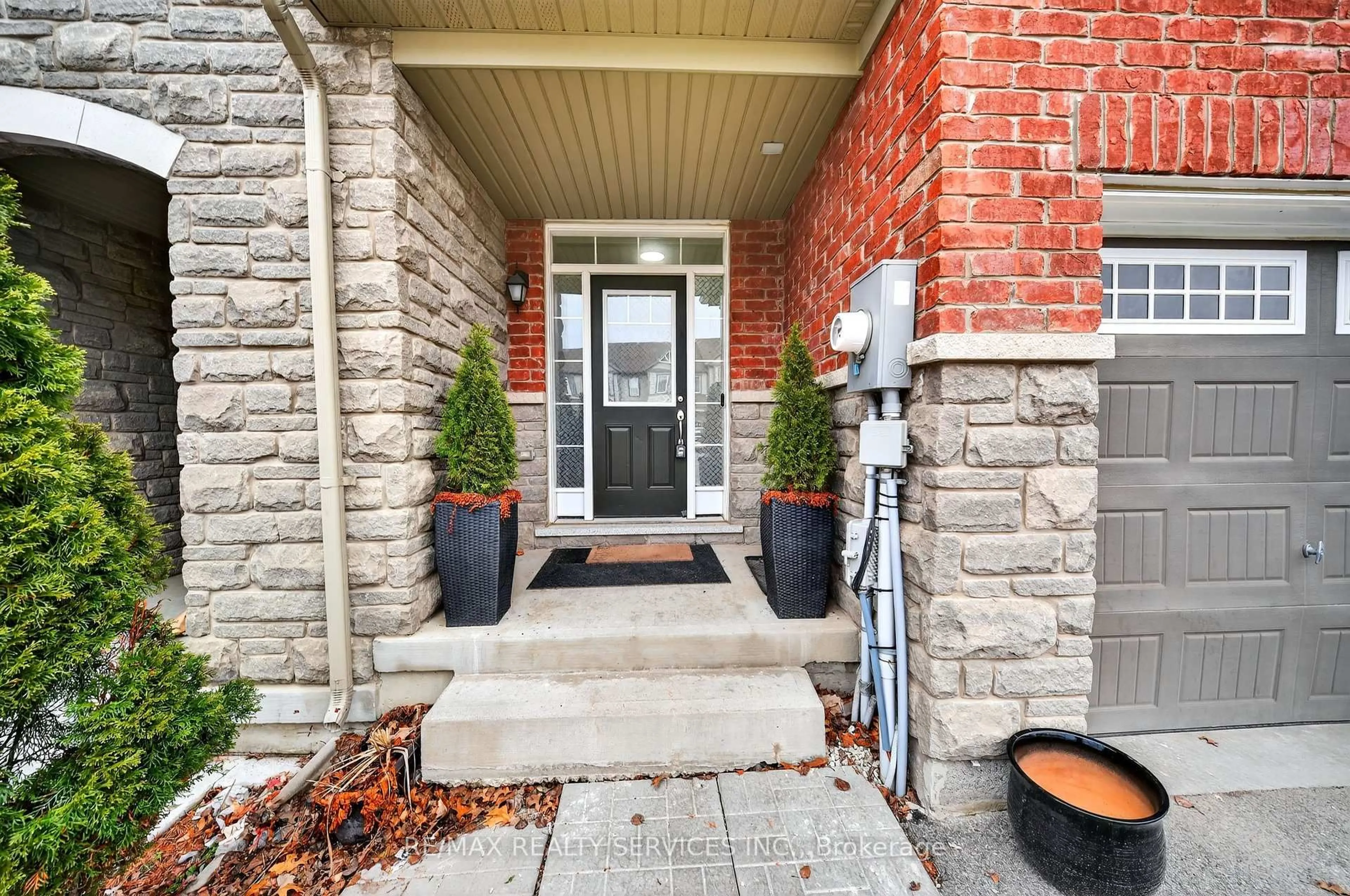 Unknown for 76 Phyllis Dr, Caledon Ontario L7C 4E2