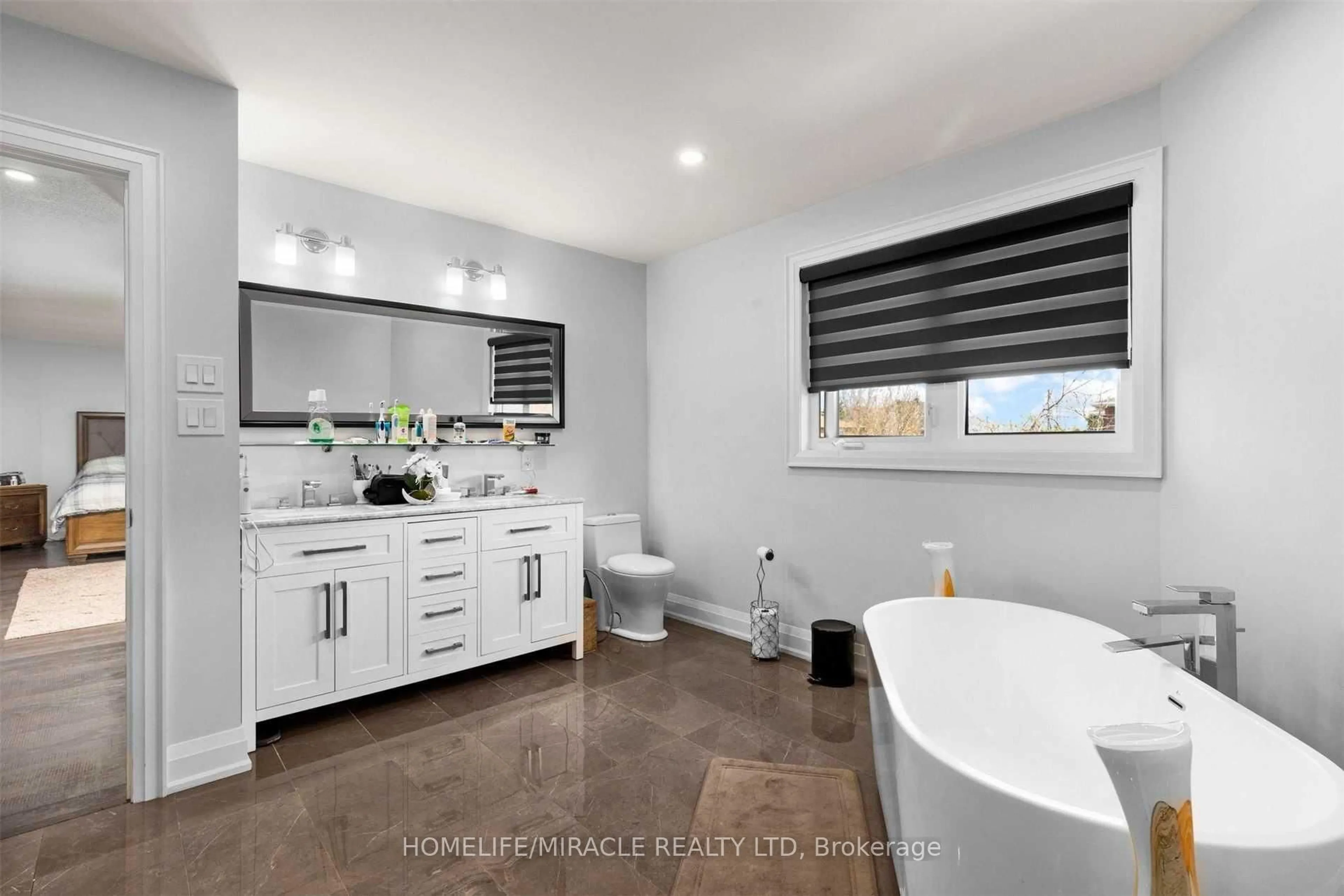 Contemporary bathroom, ceramic/tile floor for 3148 The College Way, Mississauga Ontario L5L 4Z6