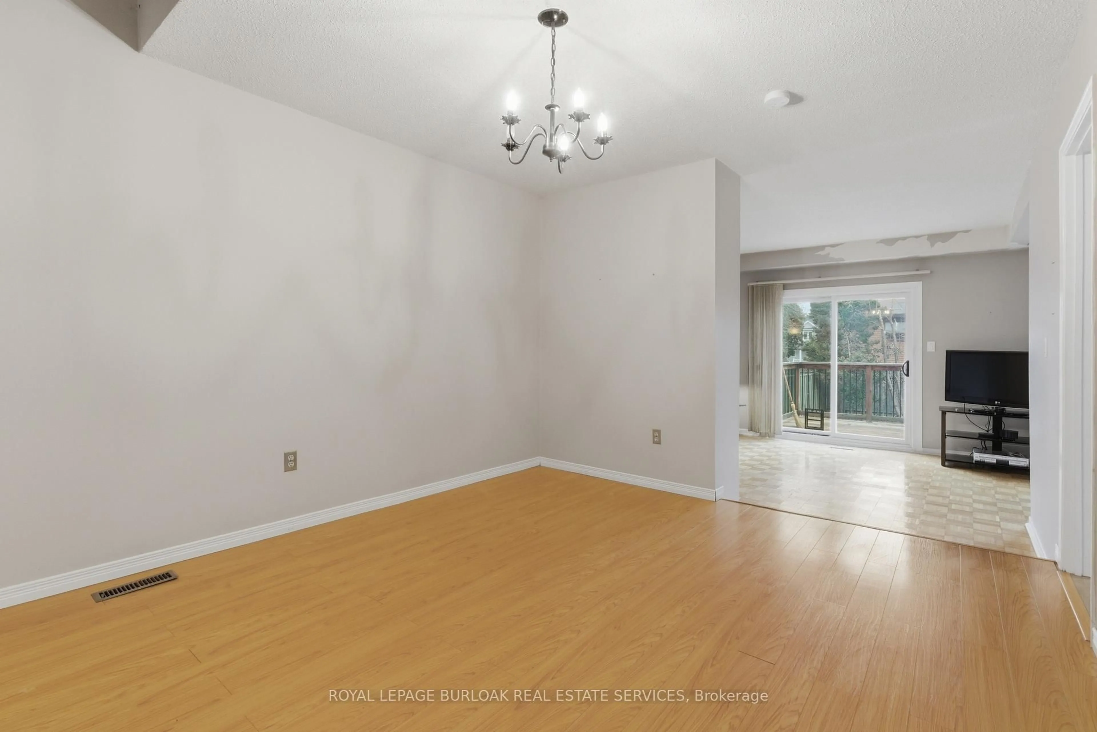 A pic of a room for 23 Garden Ave, Brampton Ontario L6X 1M4