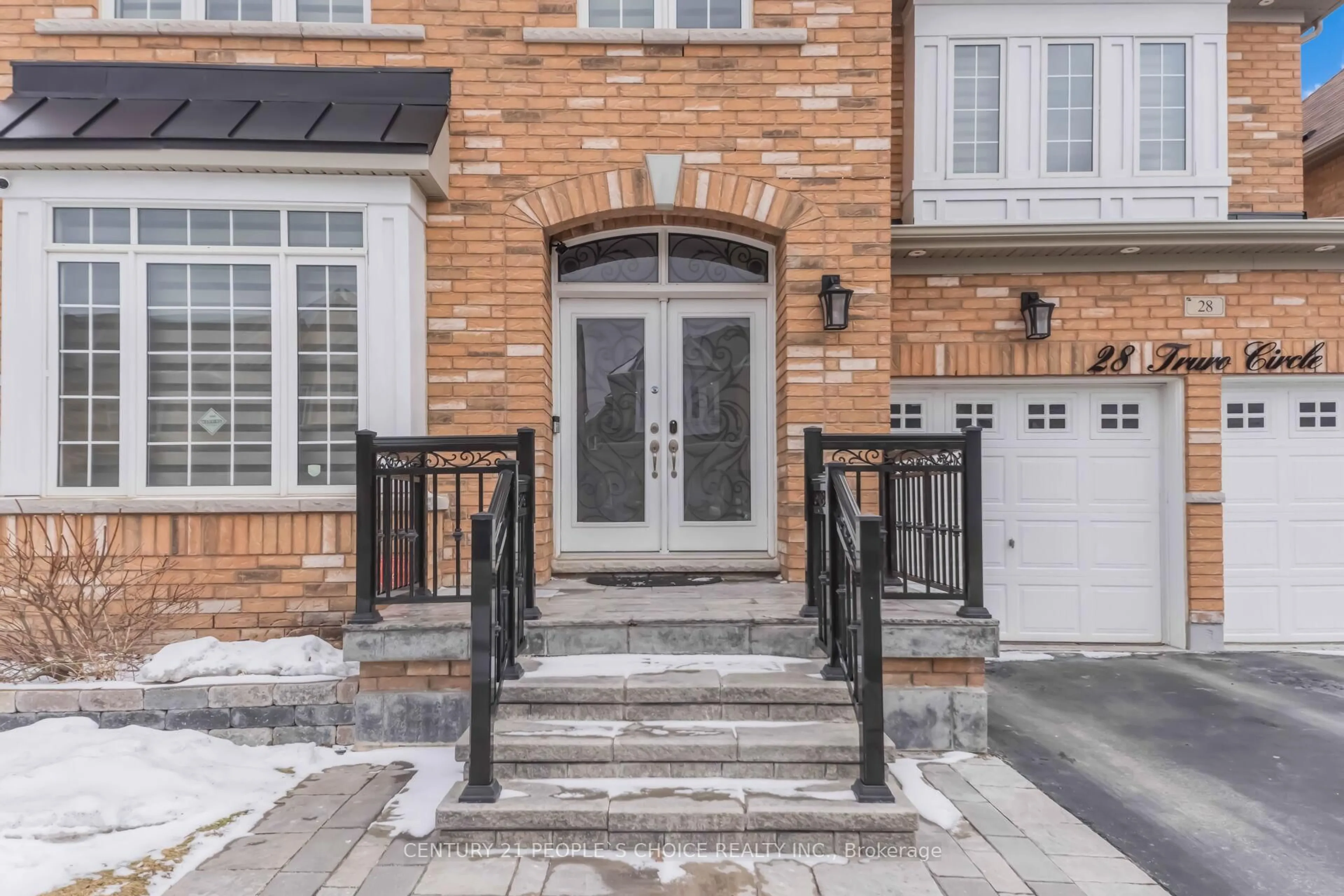 Unknown for 28 Truro Circ, Brampton Ontario L7A 4E5