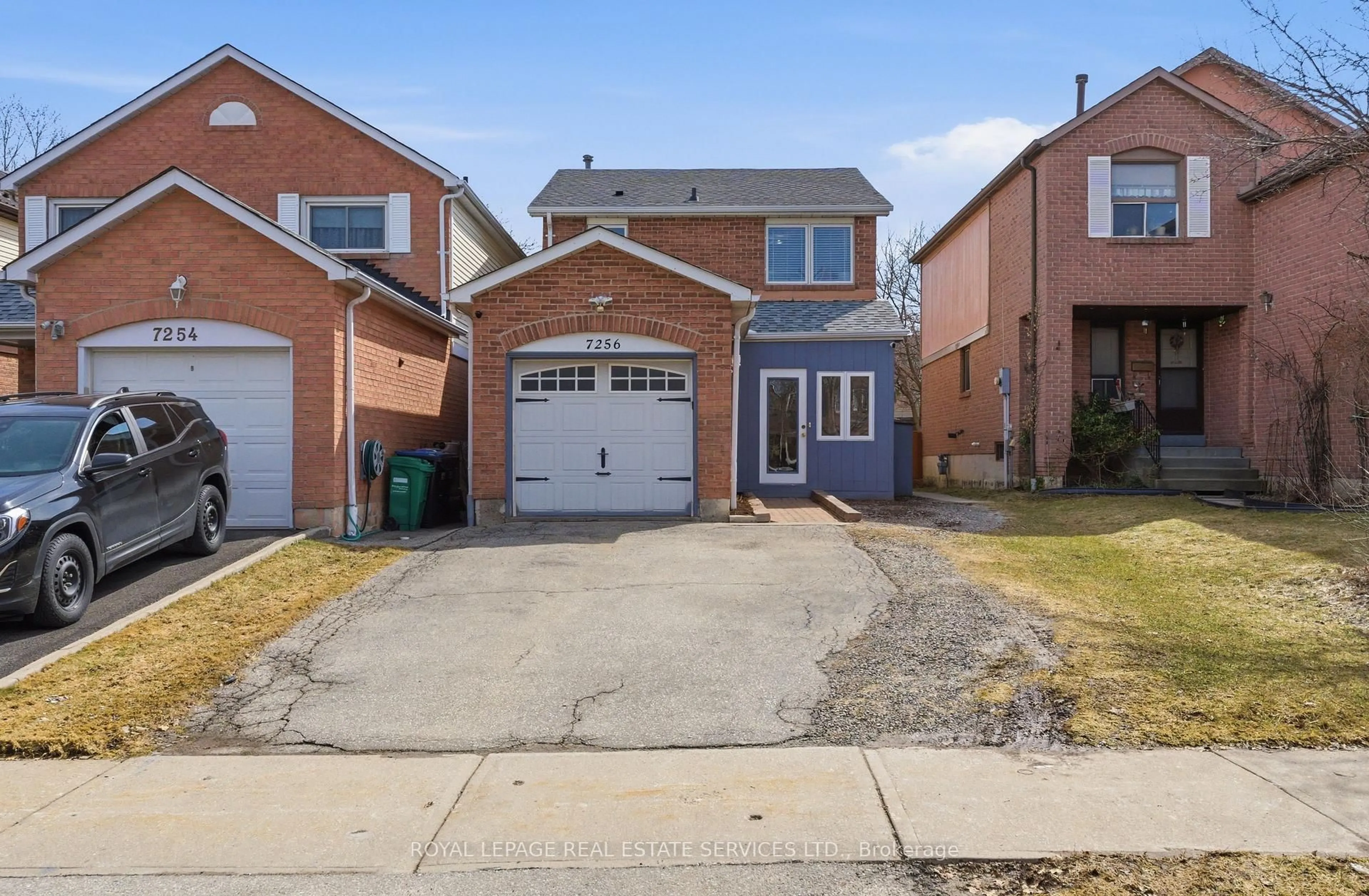 Home with brick exterior material, street for 7256 Corrine Cres, Mississauga Ontario L5N 5C1