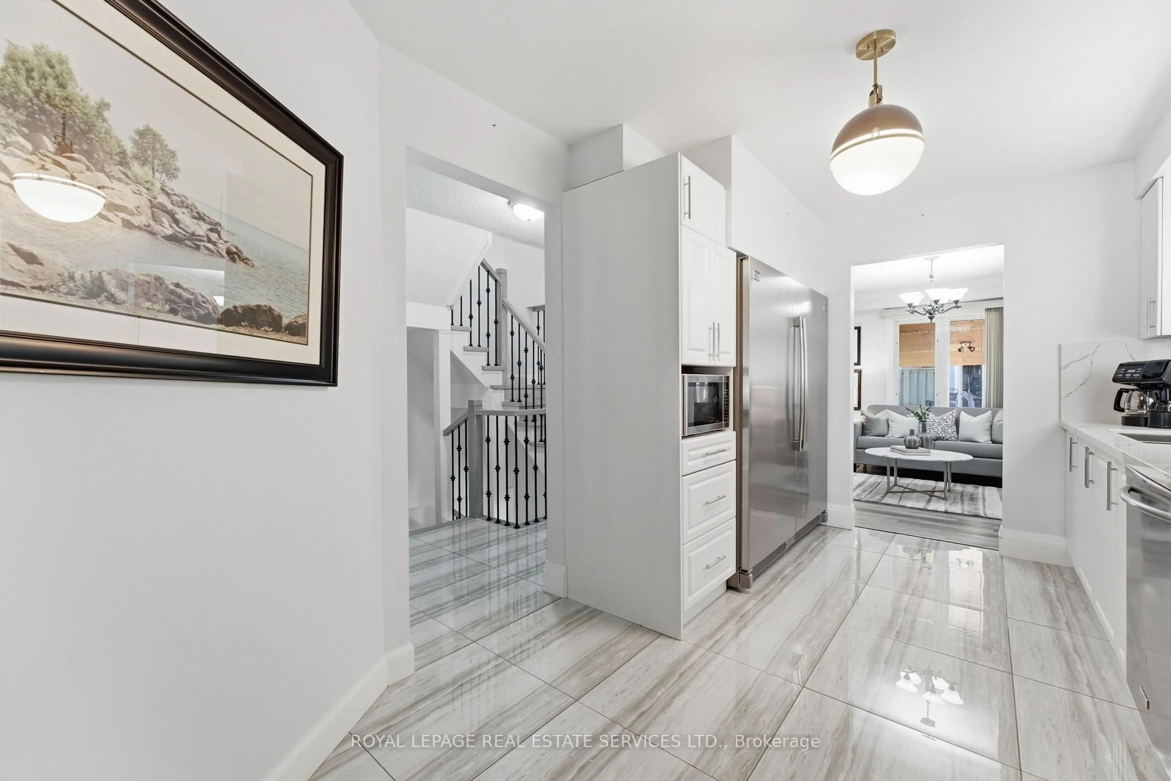 Unknown for 7256 Corrine Cres, Mississauga Ontario L5N 5C1