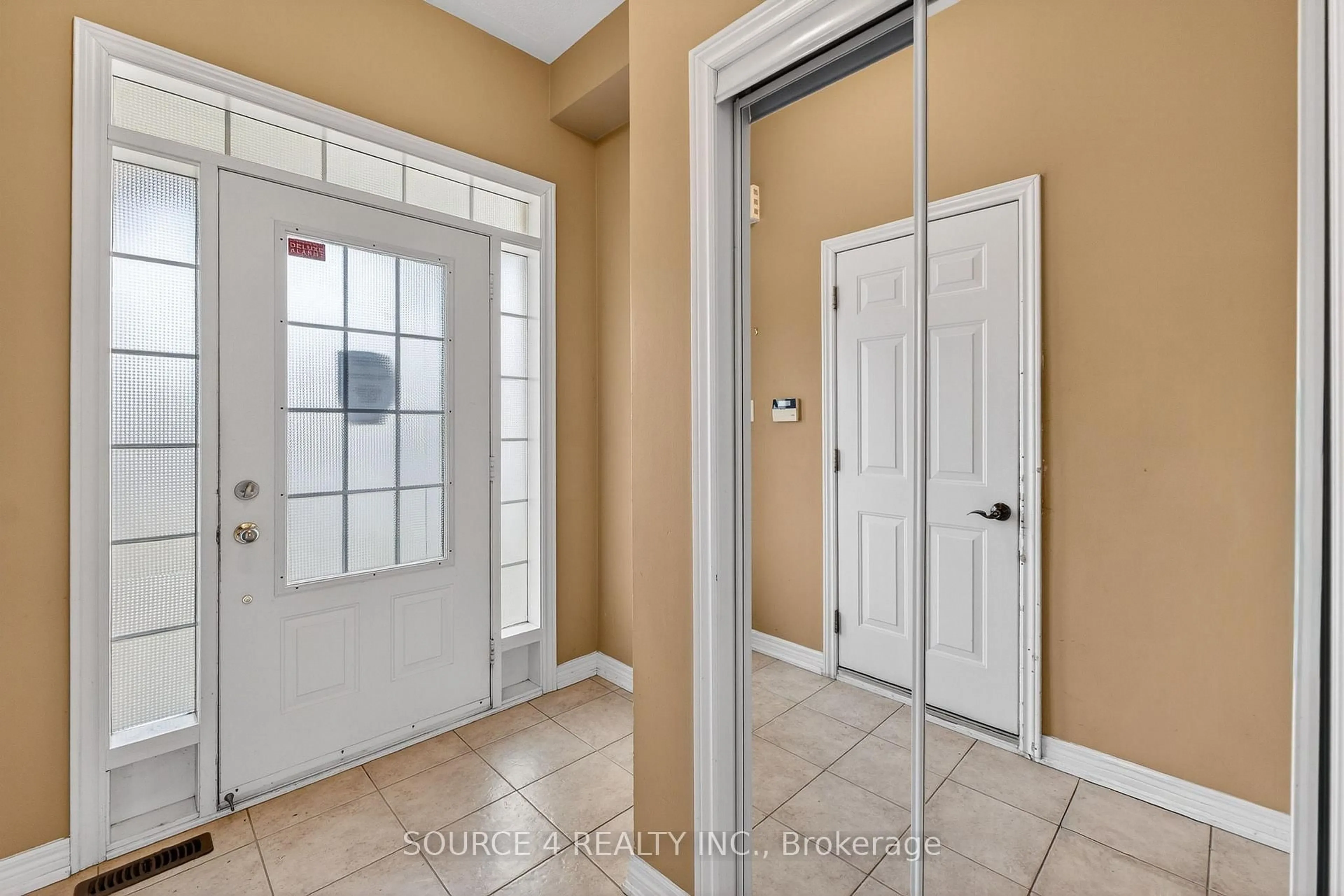 Indoor entryway for 19 Rainy Dale Rd, Brampton Ontario L6V 4S7