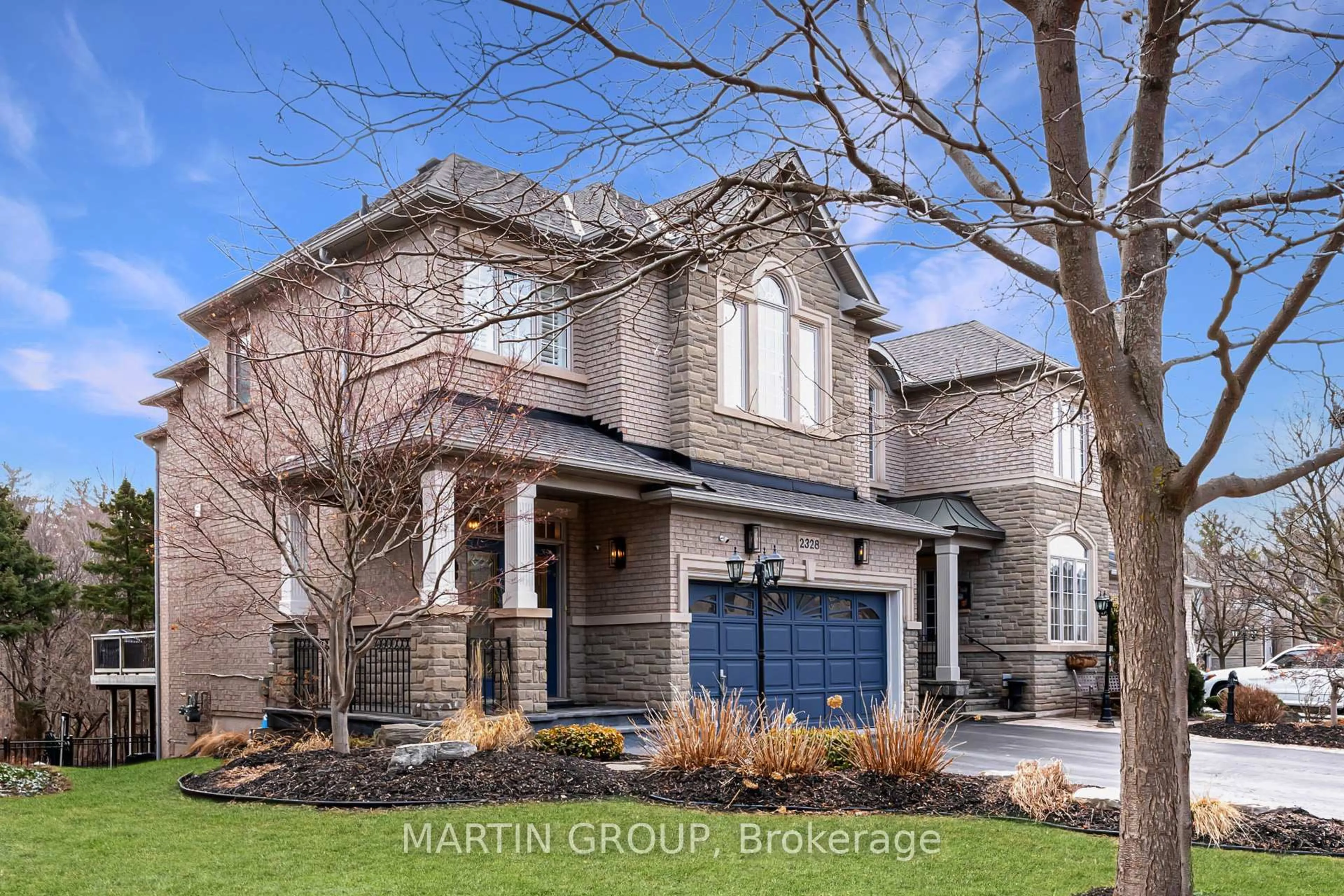 Home with brick exterior material, street for 2328 Woodfield Rd, Oakville Ontario L6H 6Y6