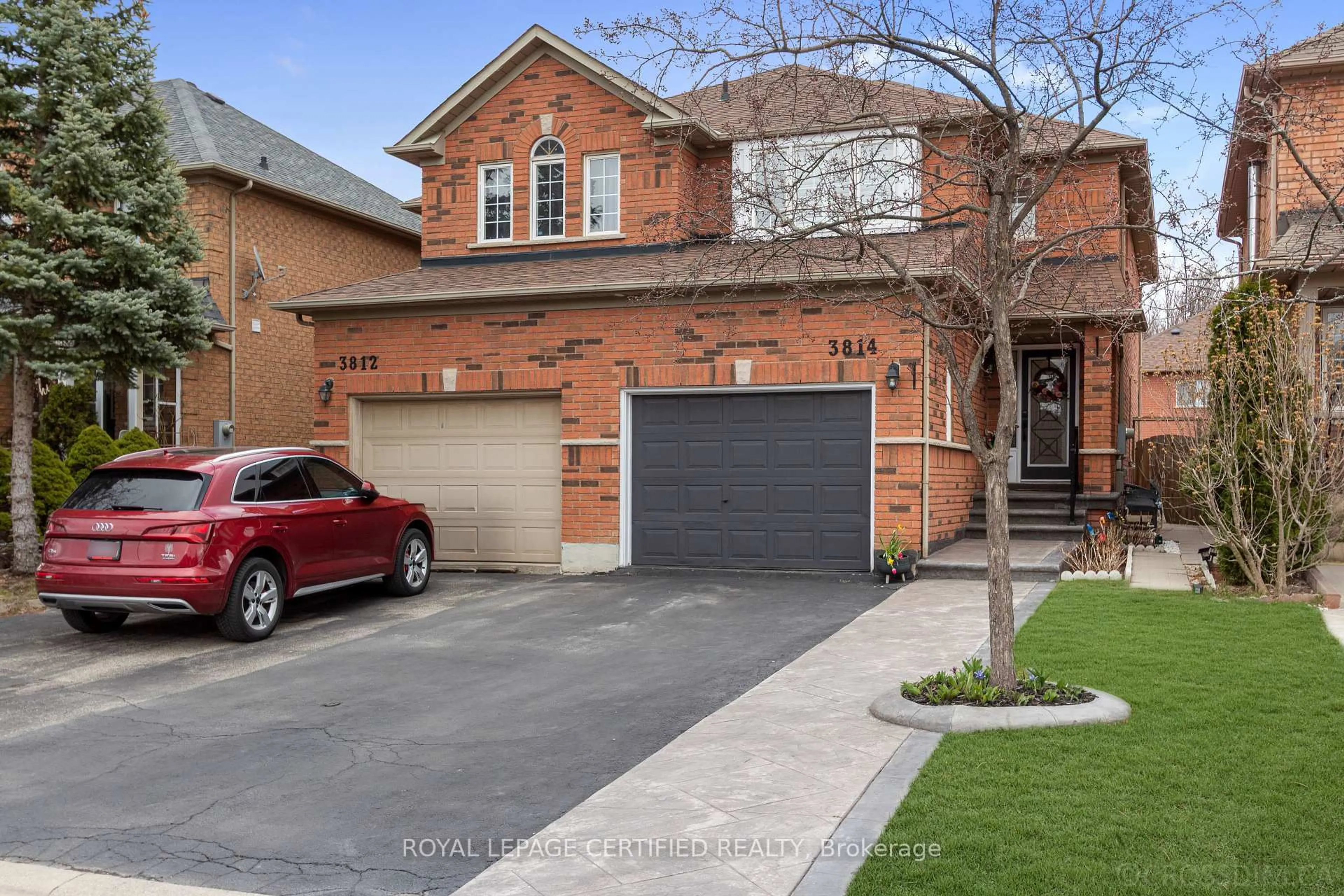 Home with brick exterior material, street for 3814 Ridgepoint Way, Mississauga Ontario L5N 7T7