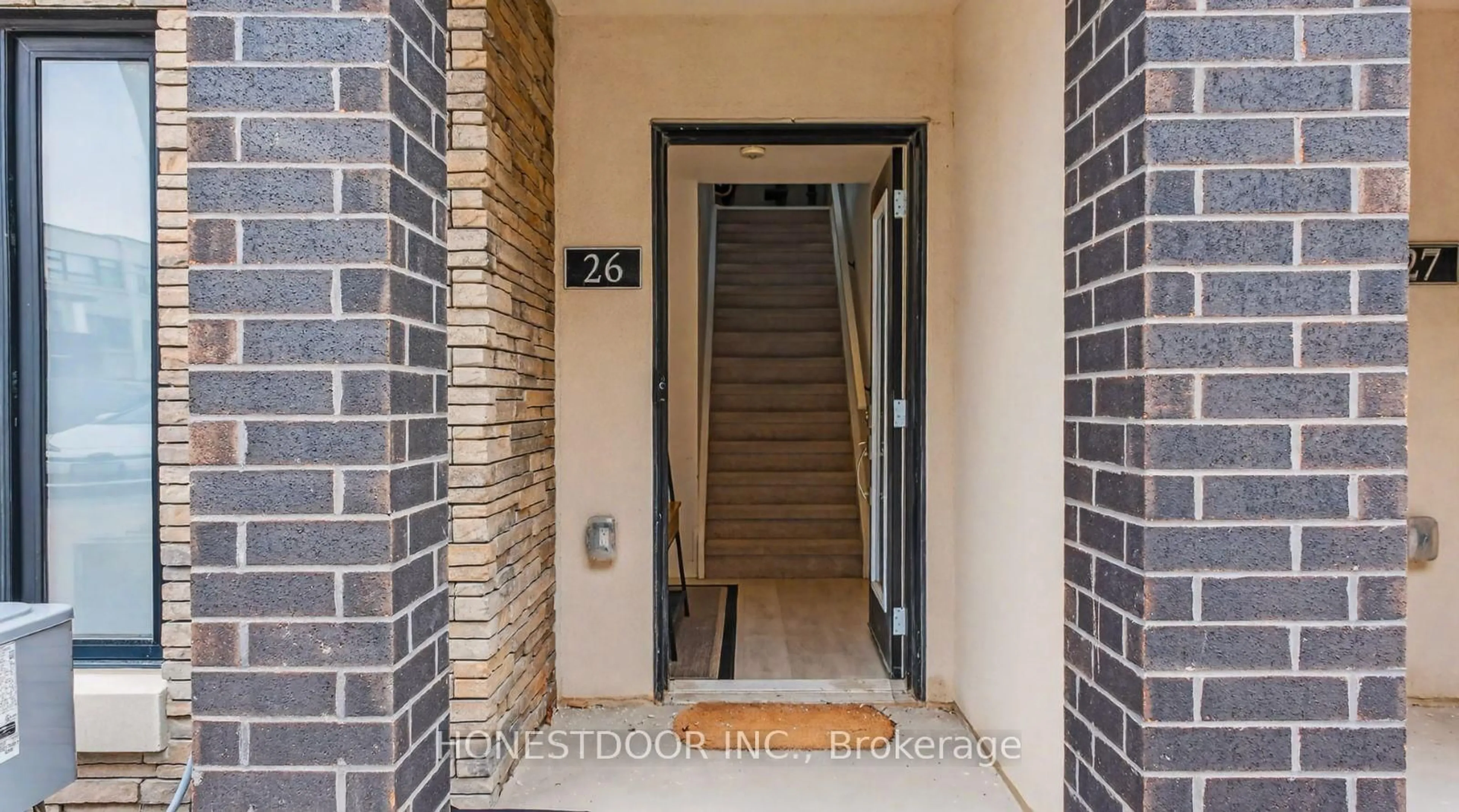 Indoor entryway for 1095 Cooke Blvd #26, Burlington Ontario L2T 0C4