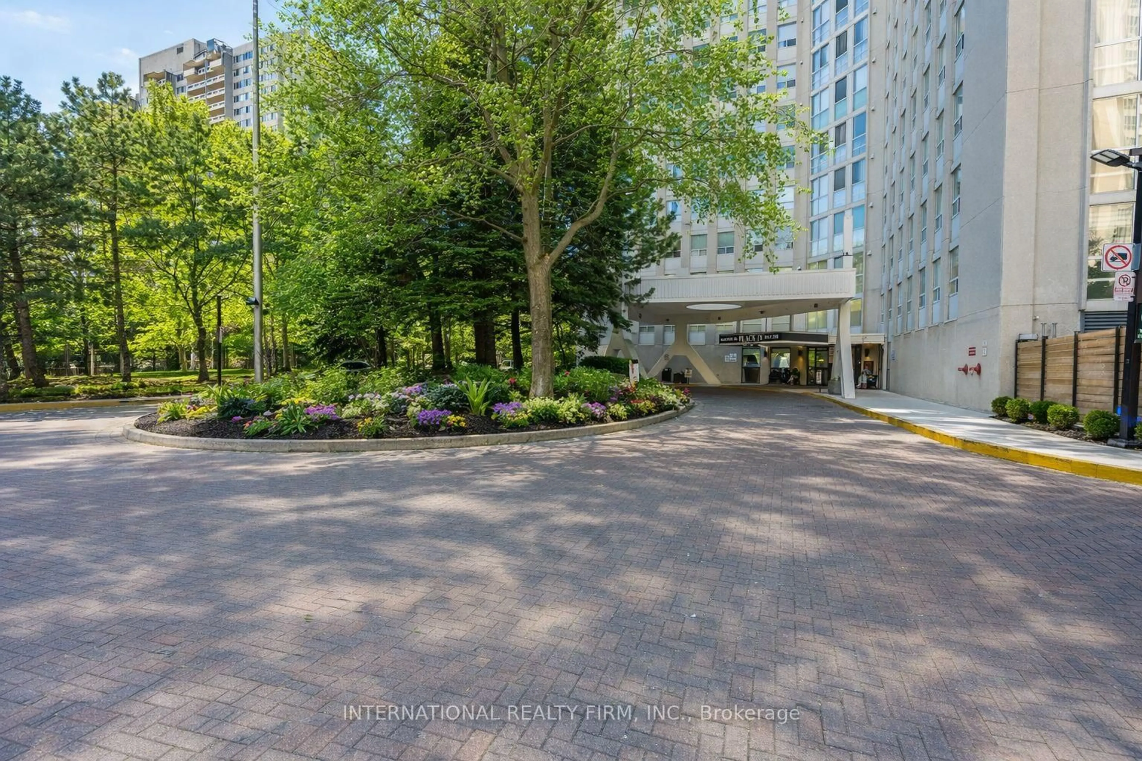 Unknown for 3650 Kaneff Cres #2201, Mississauga Ontario L5A 4A1