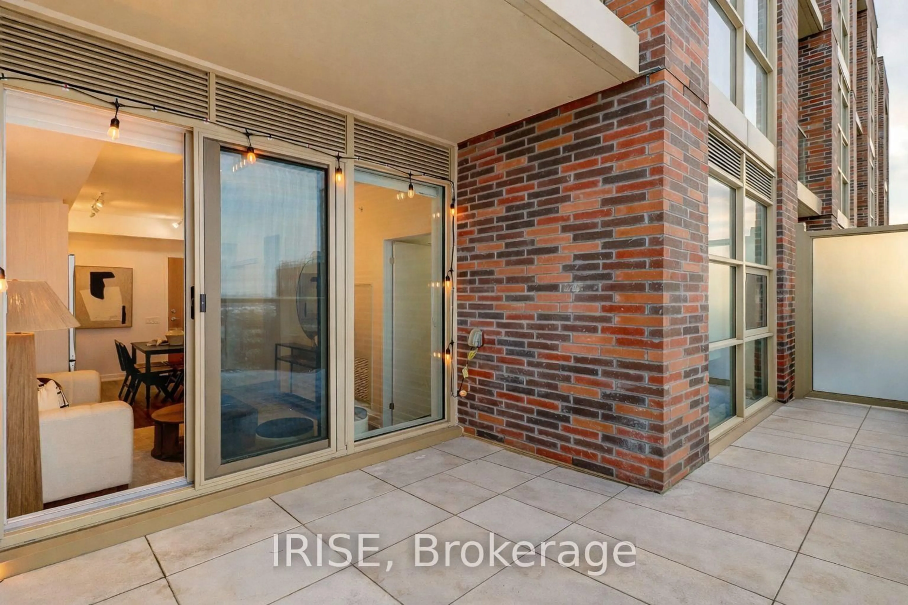 Unknown for 1787 St Clair Ave #716, Toronto Ontario M6N 0B7