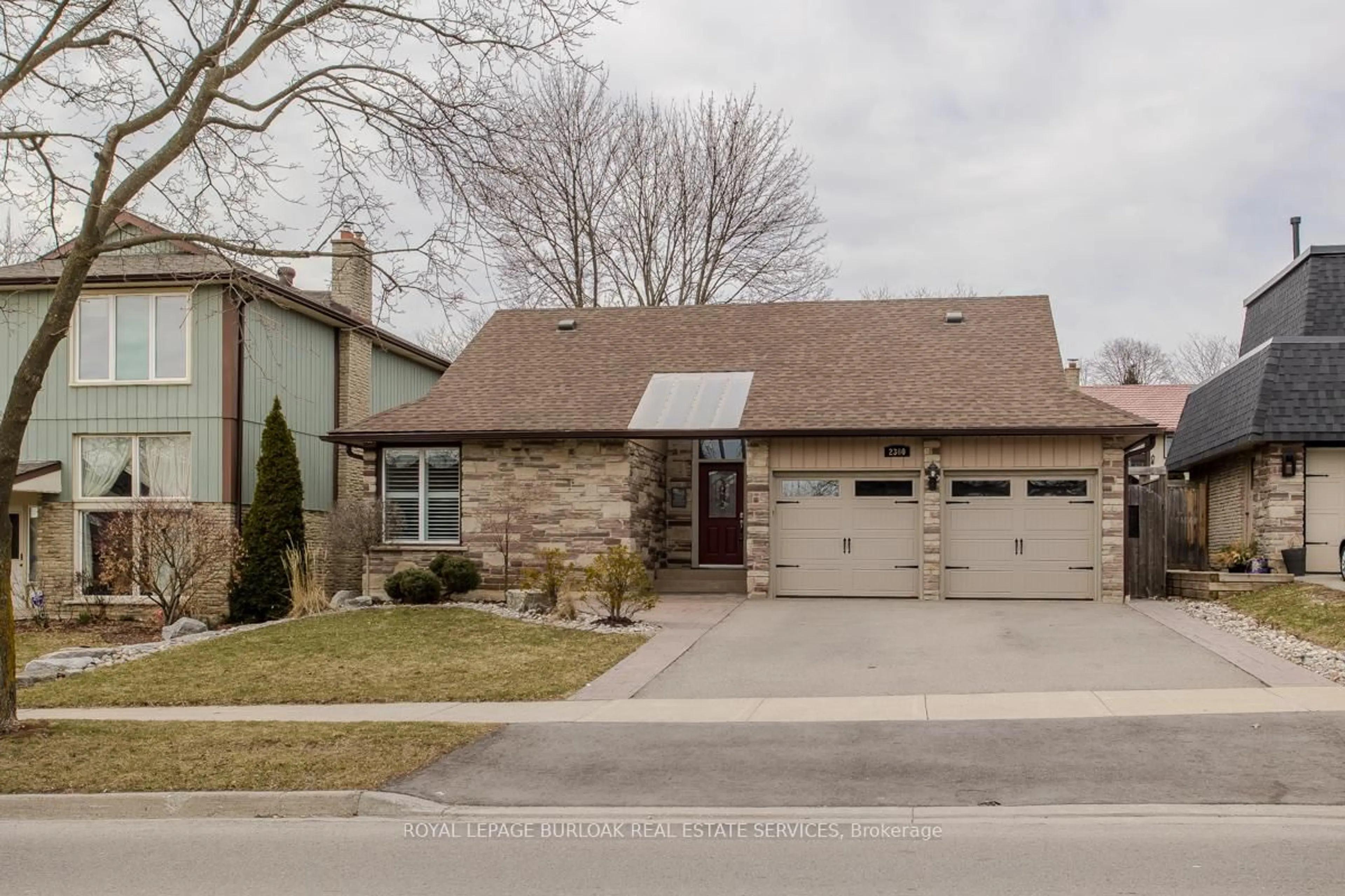 Home with brick exterior material, street for 2360 Cavendish Dr, Burlington Ontario L7P 3B4