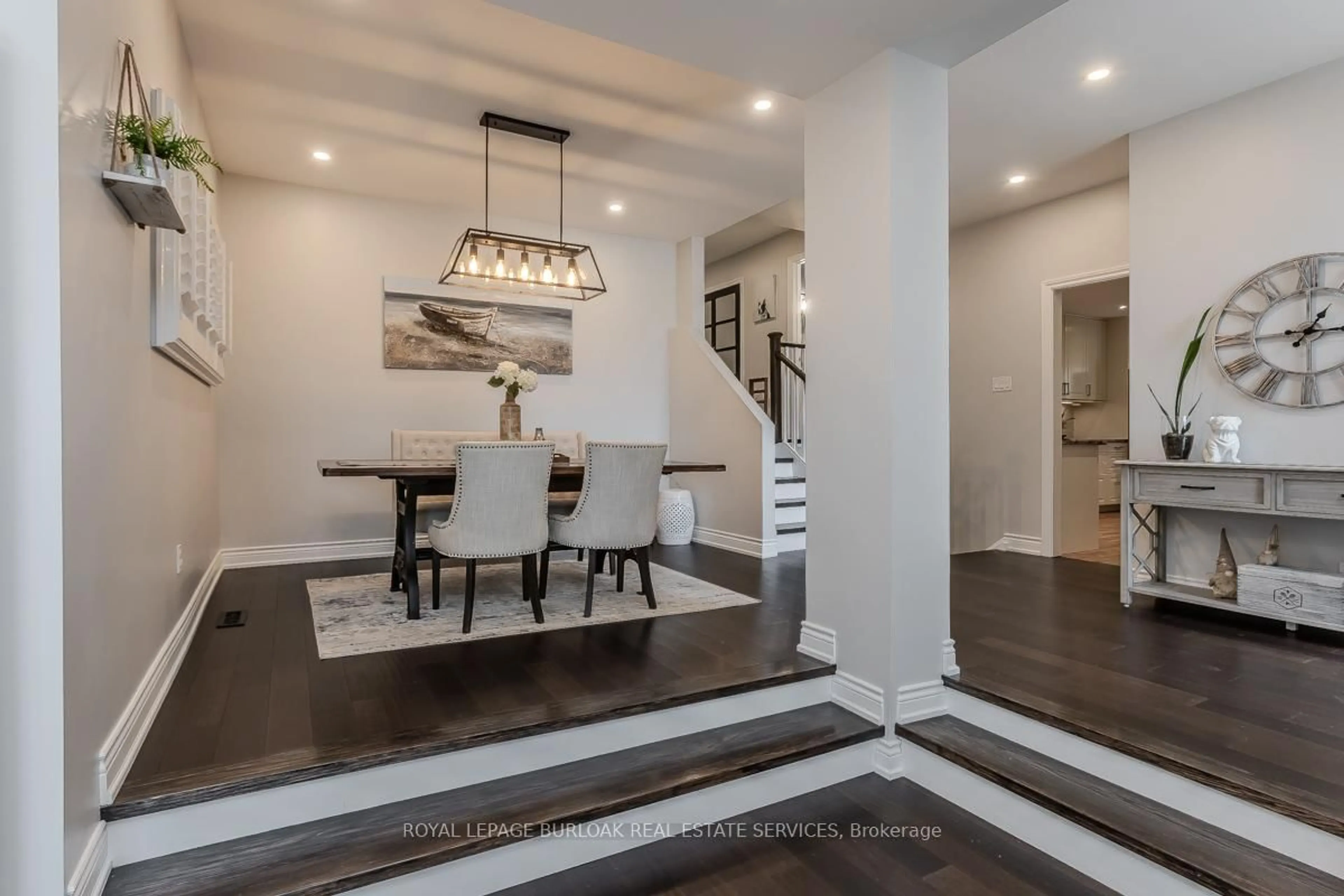 Unknown for 2360 Cavendish Dr, Burlington Ontario L7P 3B4