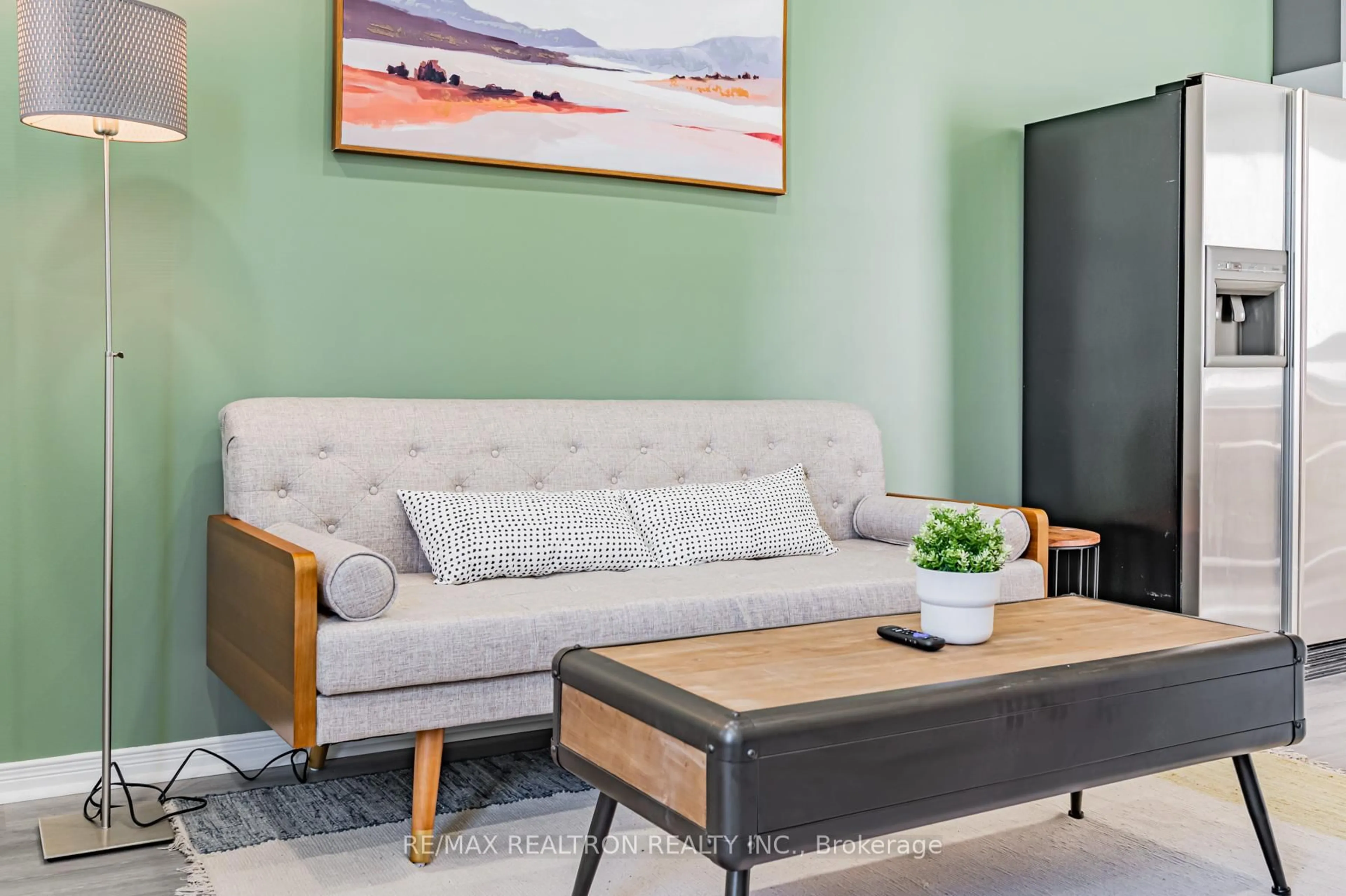 Living room with furniture, unknown for 47 Greendale Ave, Toronto Ontario M6N 4P4