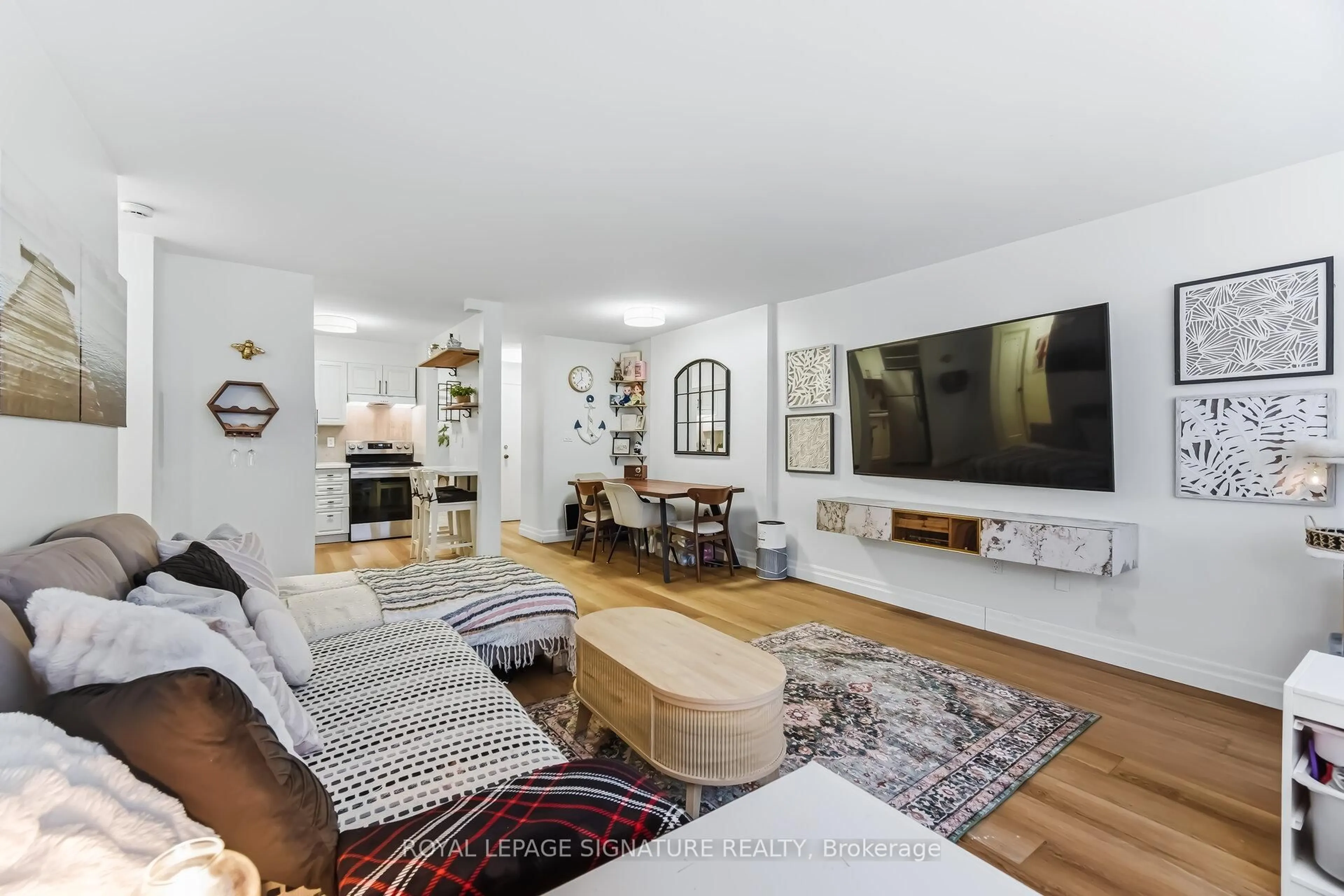 Living room with furniture, unknown for 2263 Marine Dr #1203, Oakville Ontario L6L 5K1