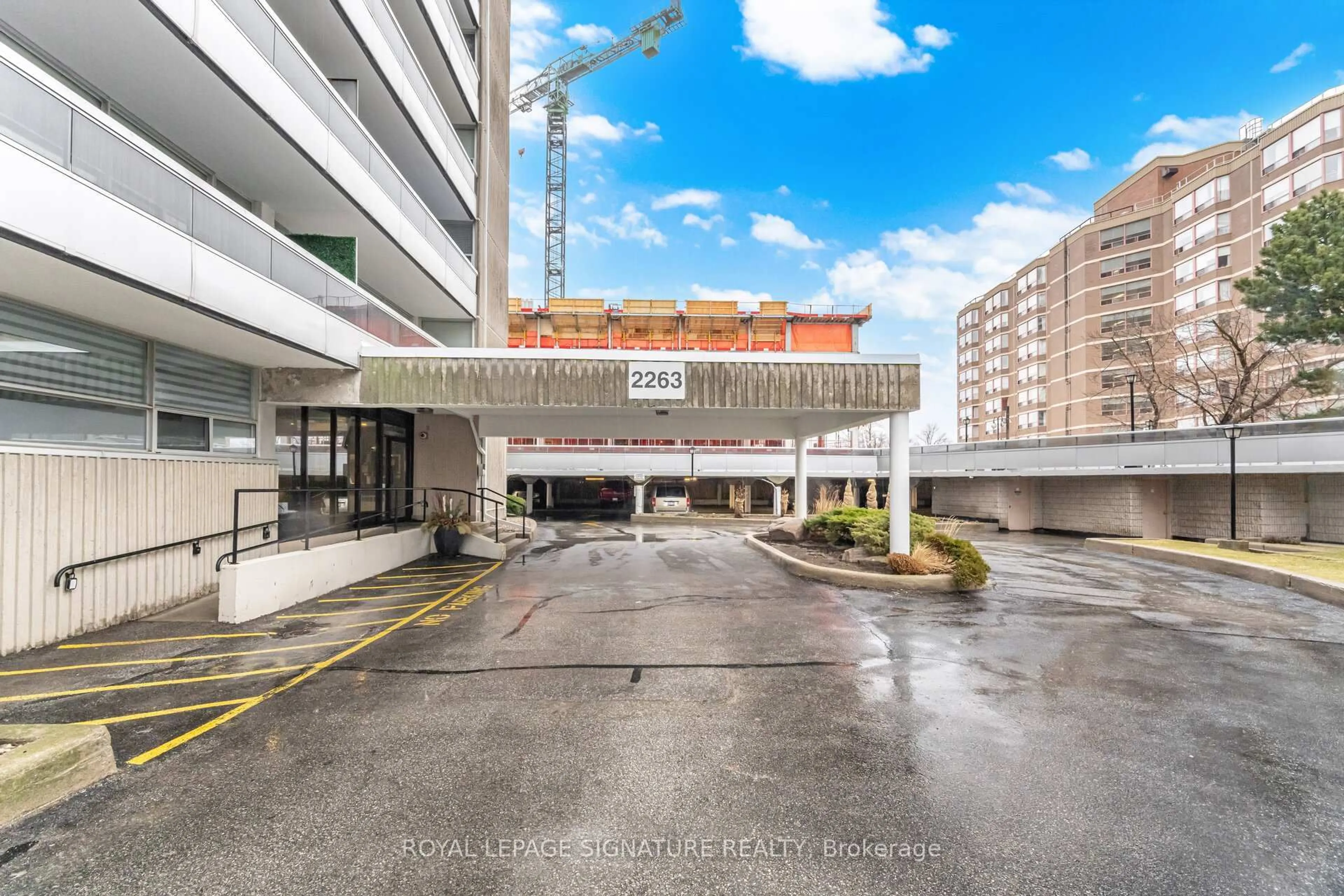 Unknown for 2263 Marine Dr #1203, Oakville Ontario L6L 5K1