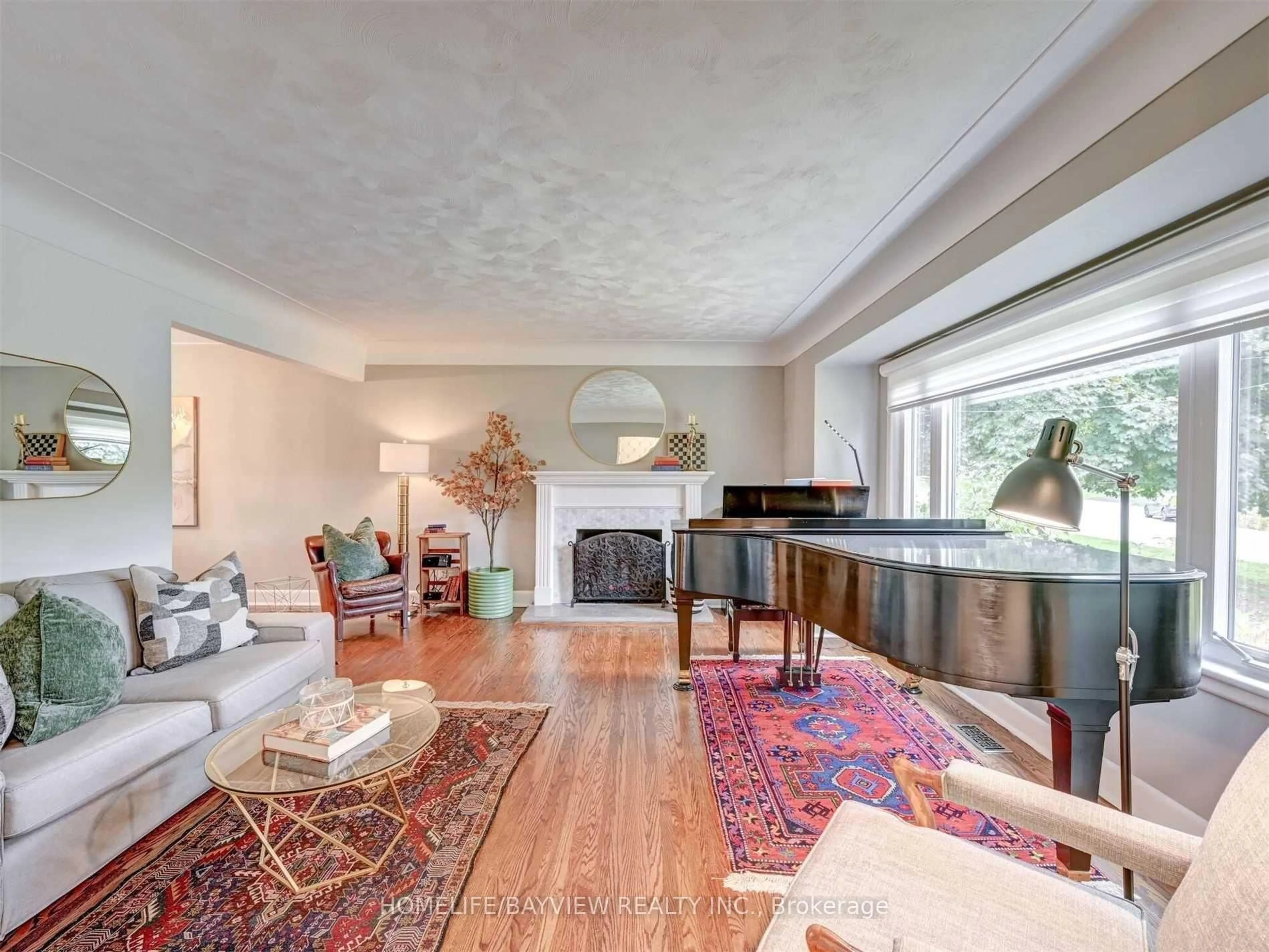 Living room with furniture, unknown for 414 Dorchester Cres, Burlington Ontario L7T 2X4