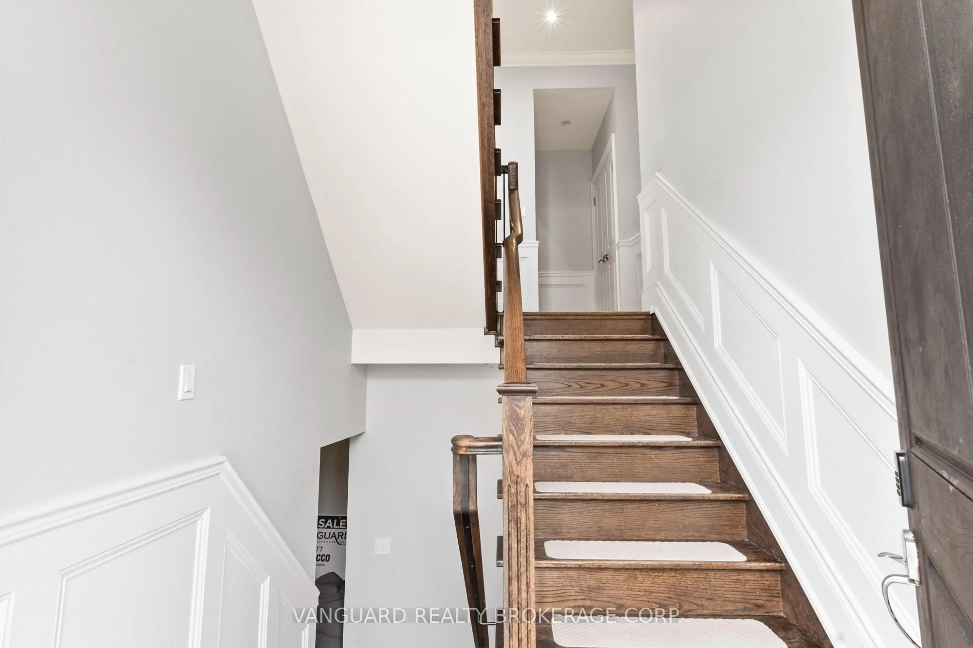 Stairs for 106 St. George St, Toronto Ontario M8Z 3Y7