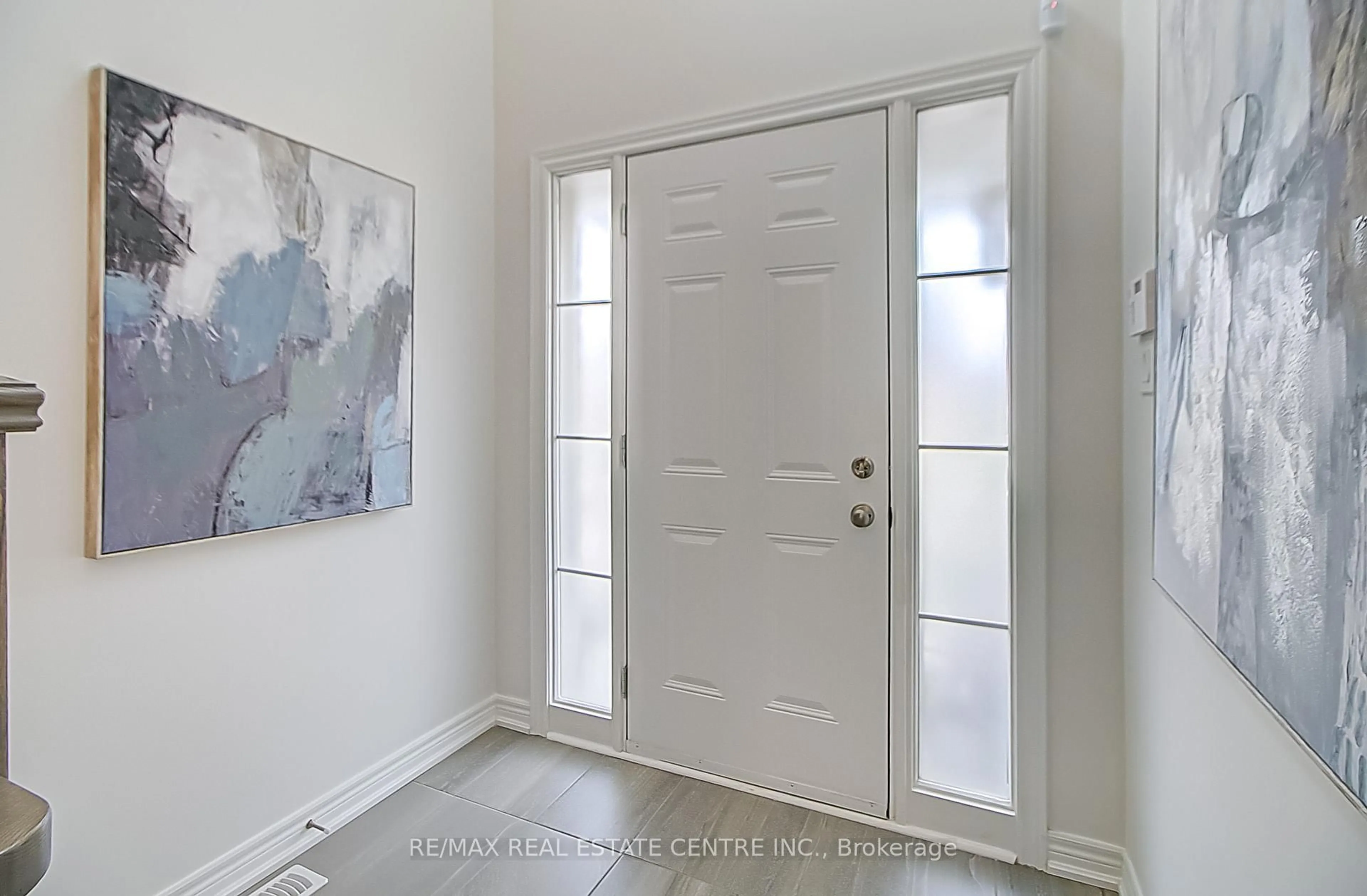 Indoor entryway for 4 Clermiston Cres, Brampton Ontario L6R 3W9