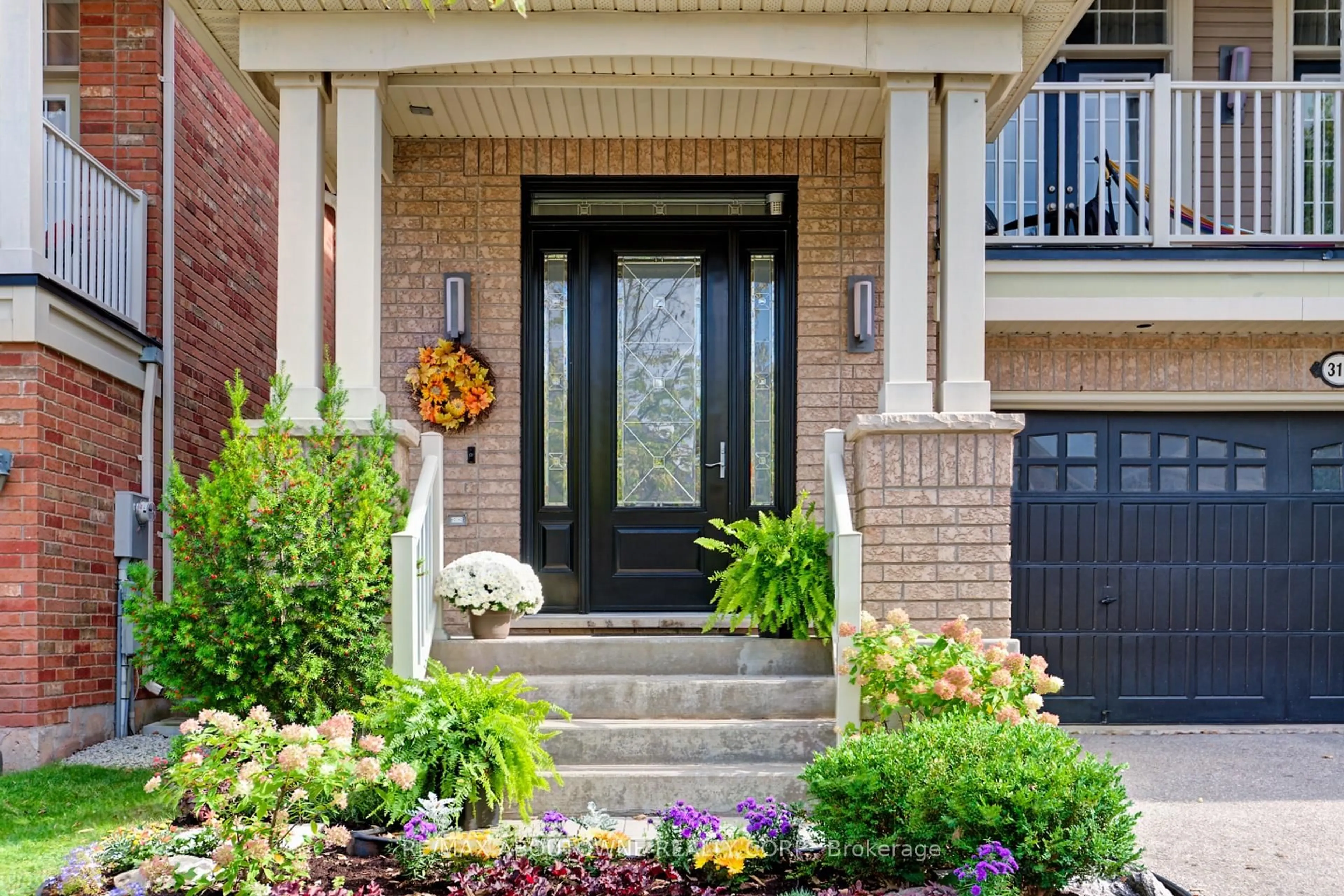 Indoor entryway for 310 Leitch Landing, Milton Ontario L9T 7M9