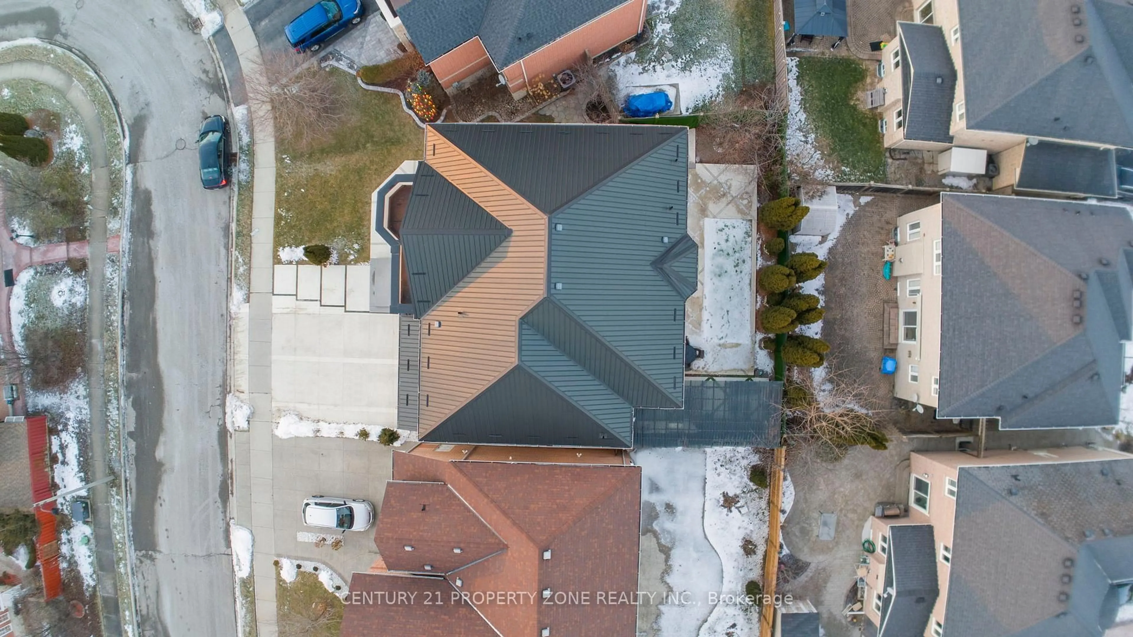 A pic from outside/outdoor area/front of a property/back of a property/a pic from drone, unknown for 30 Grouse Lane, Brampton Ontario L6Y 5L1